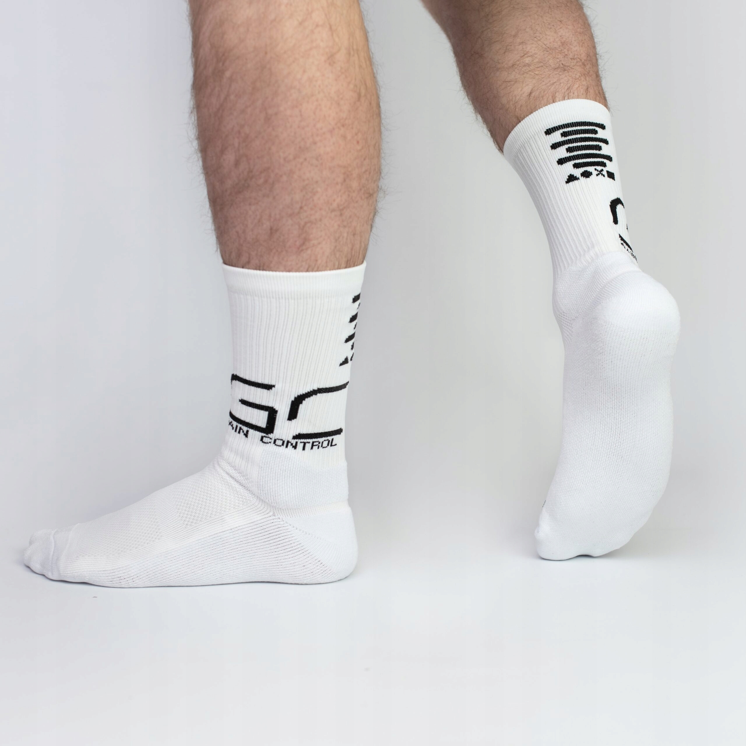Stylowy design – Klasyczna biel z logo GC