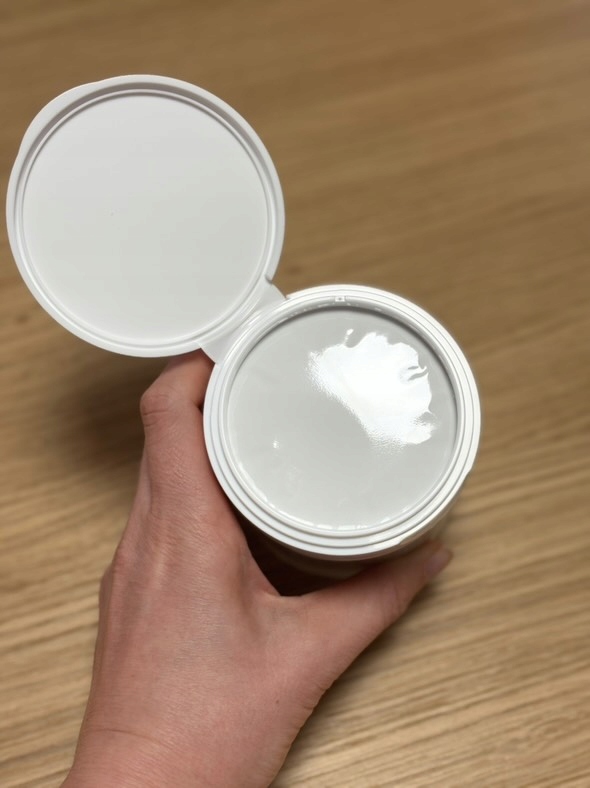 Skuteczne oczyszczanie porów i regulacja sebum