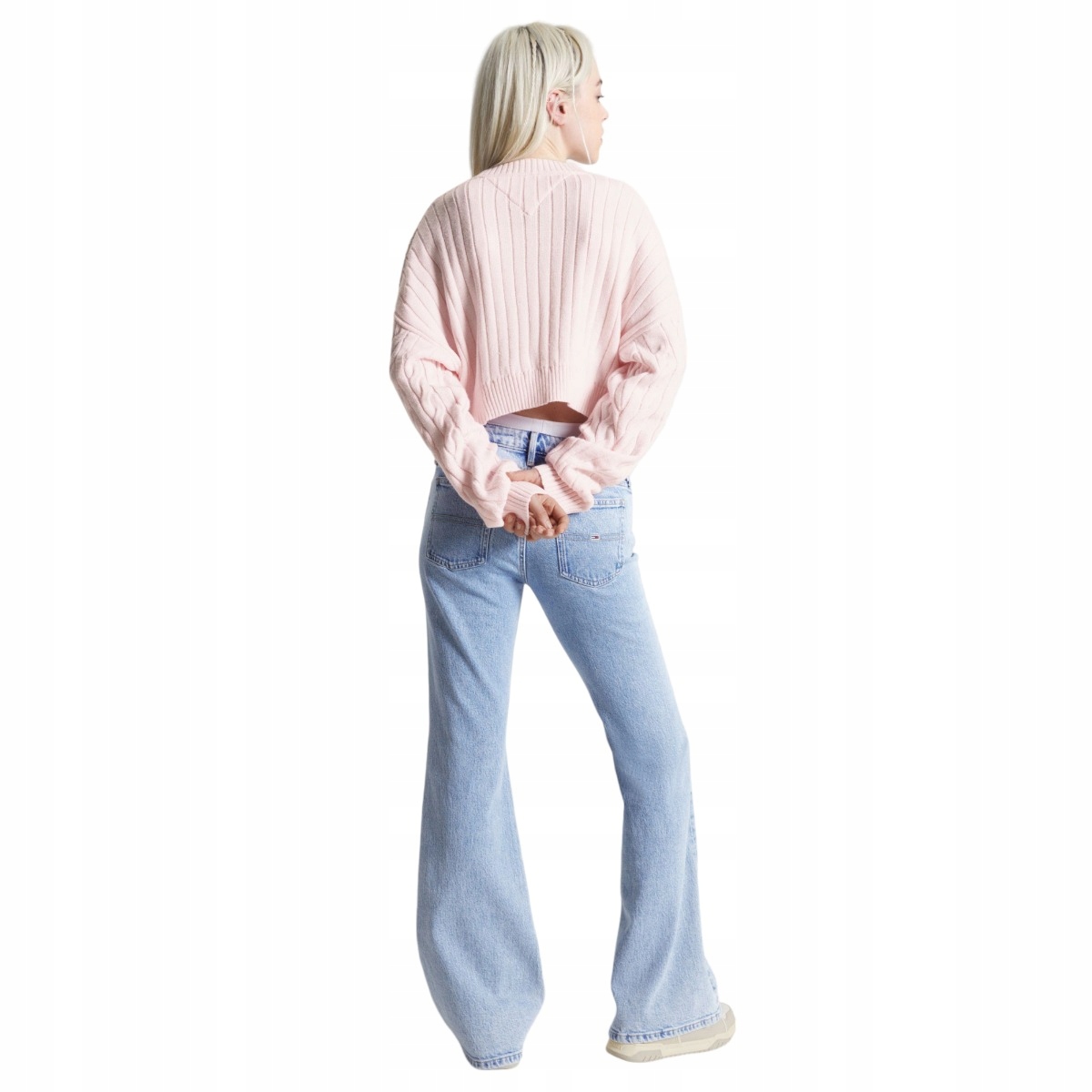 Regularny krój i okrągły dekolt – Idealne dopasowanie do każdej sylwetki