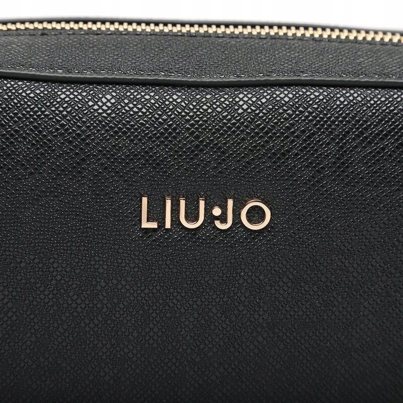 Funkcjonalność i praktyczność – Liczne kieszenie i regulowany pasek