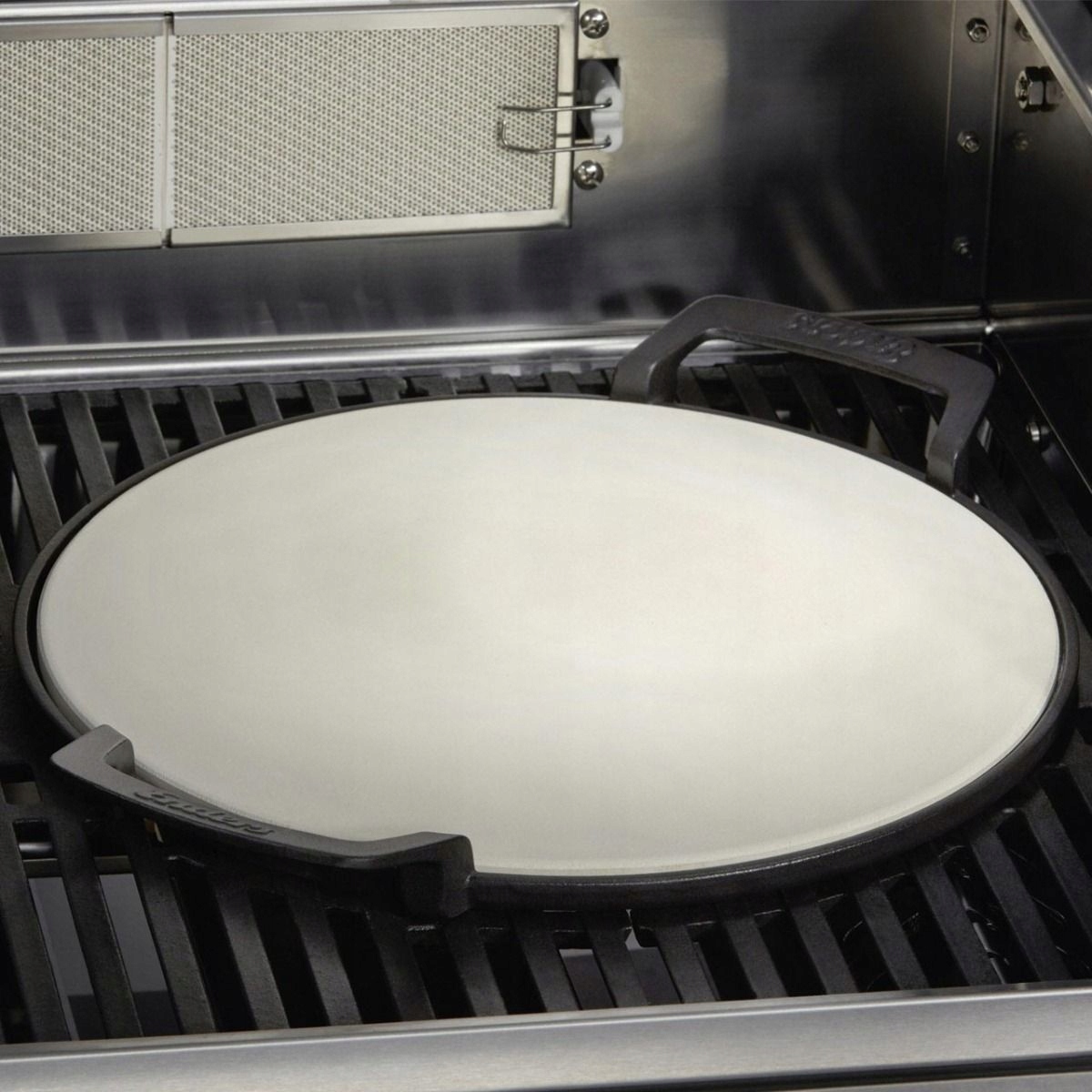 Doskonały do przygotowania chrupiącej pizzy i słodkich wypieków