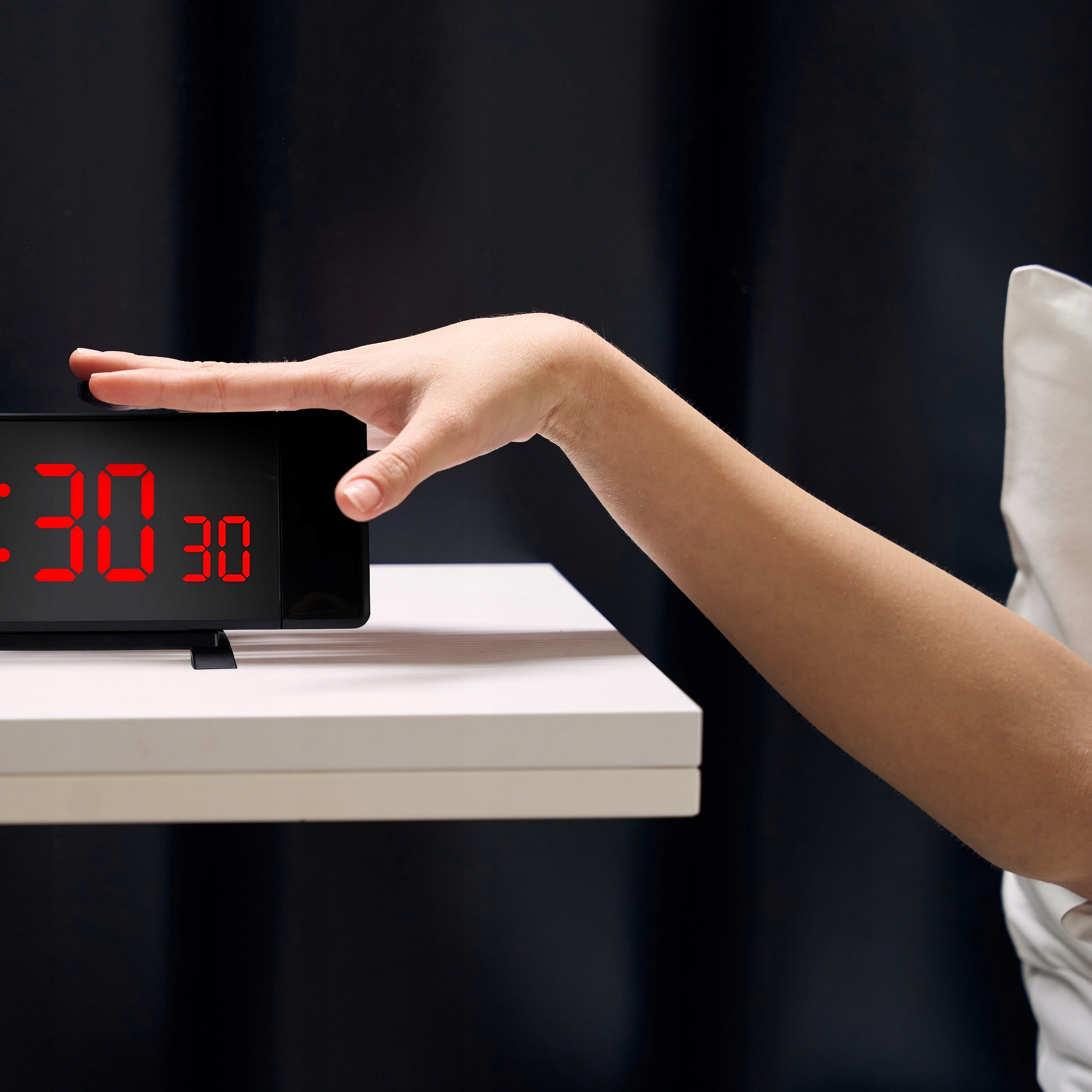 Regulacja jasności – Czujnik światła i 4-stopniowa regulacja