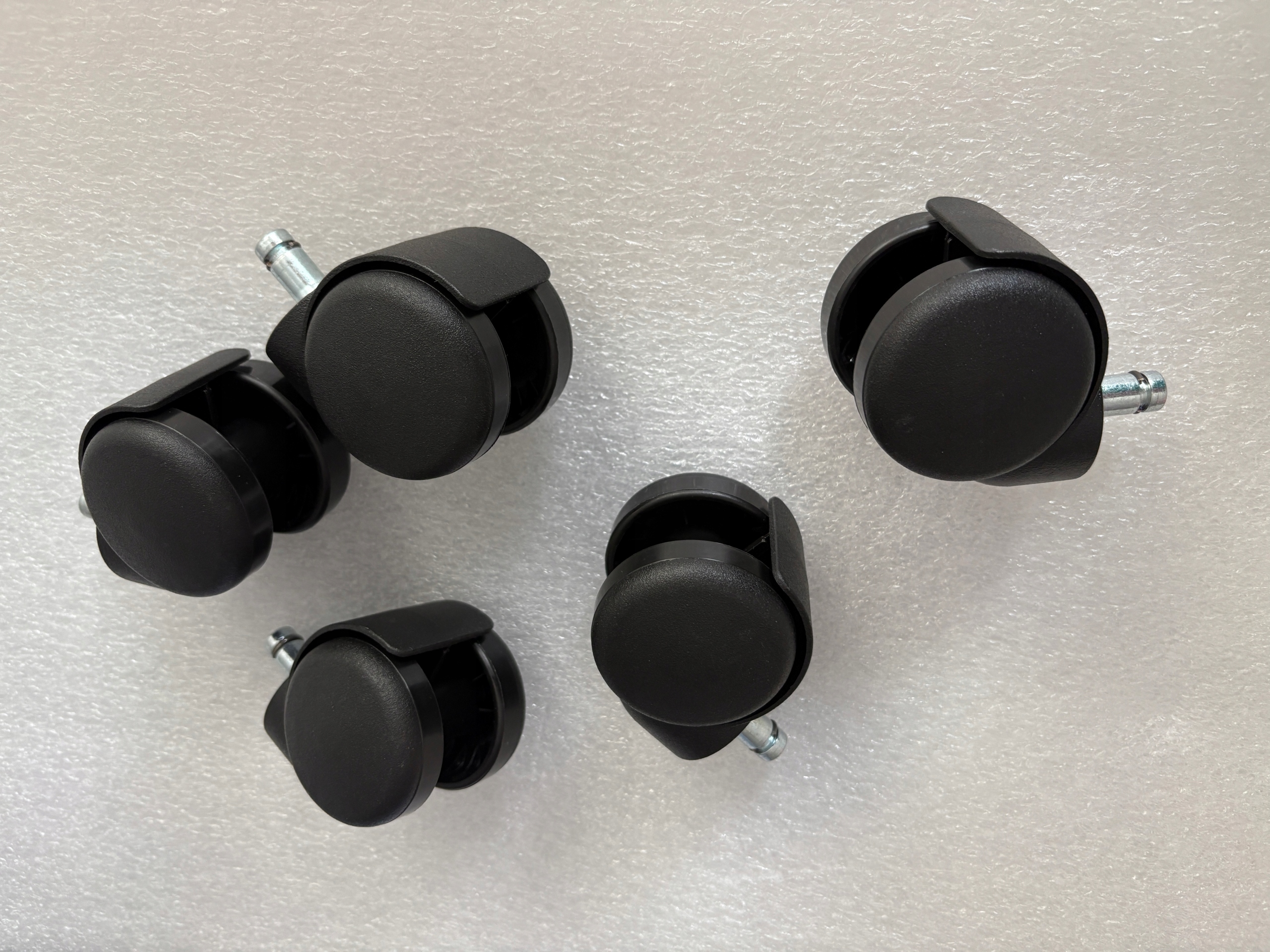 Kółka do fotela IKEA kauczuk guma 50/10 mm – Idealne rozwiązanie dla Twojego biura