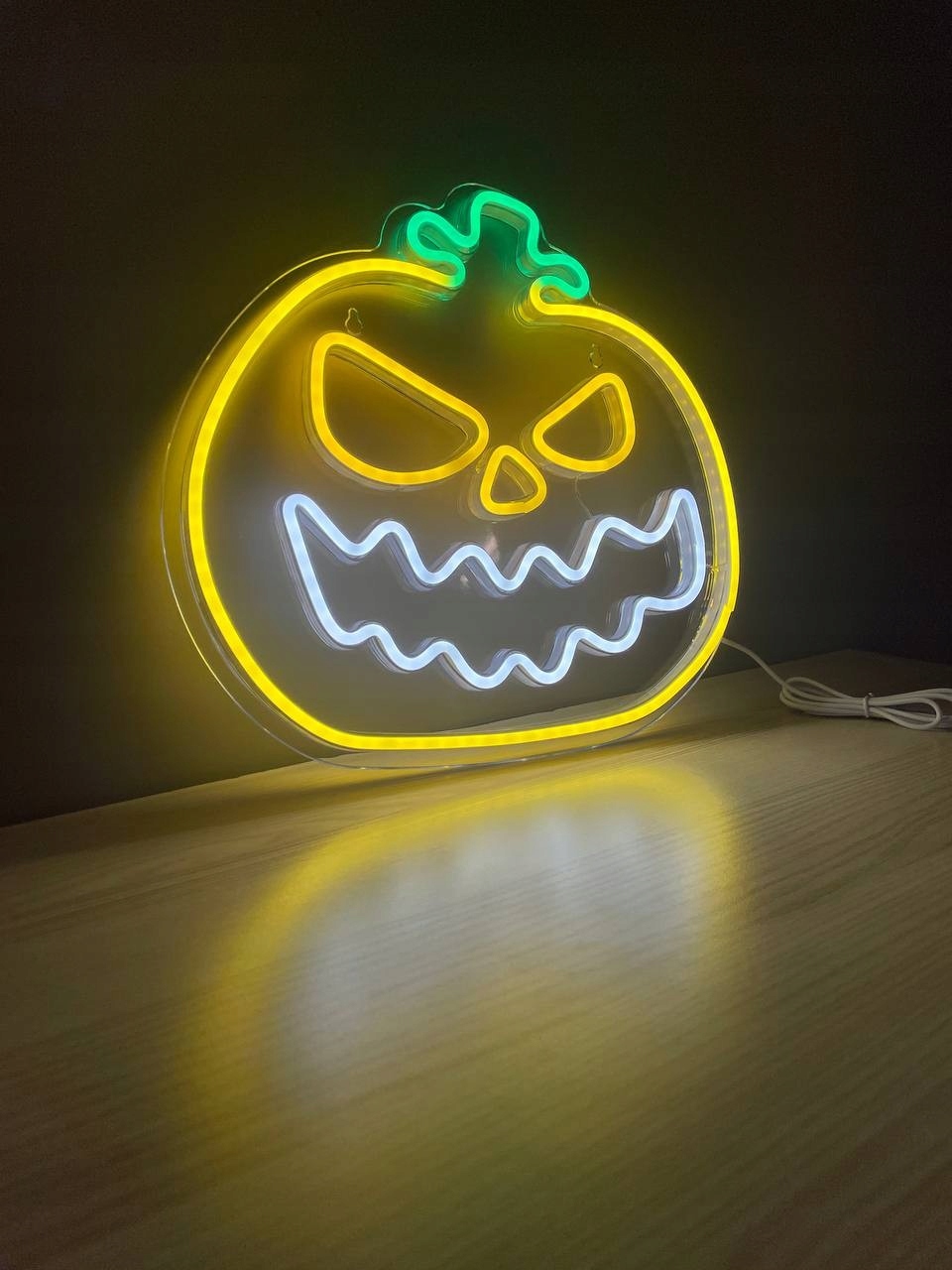 Wygodne zasilanie przez USB z funkcją ściemniania