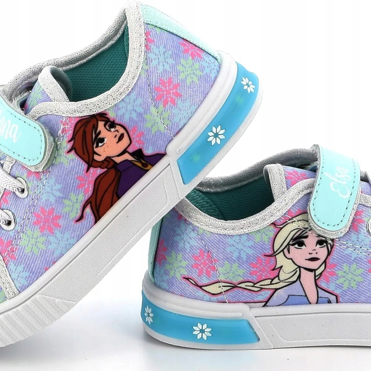 Świecące diody w podeszwie – Magia podczas chodzenia