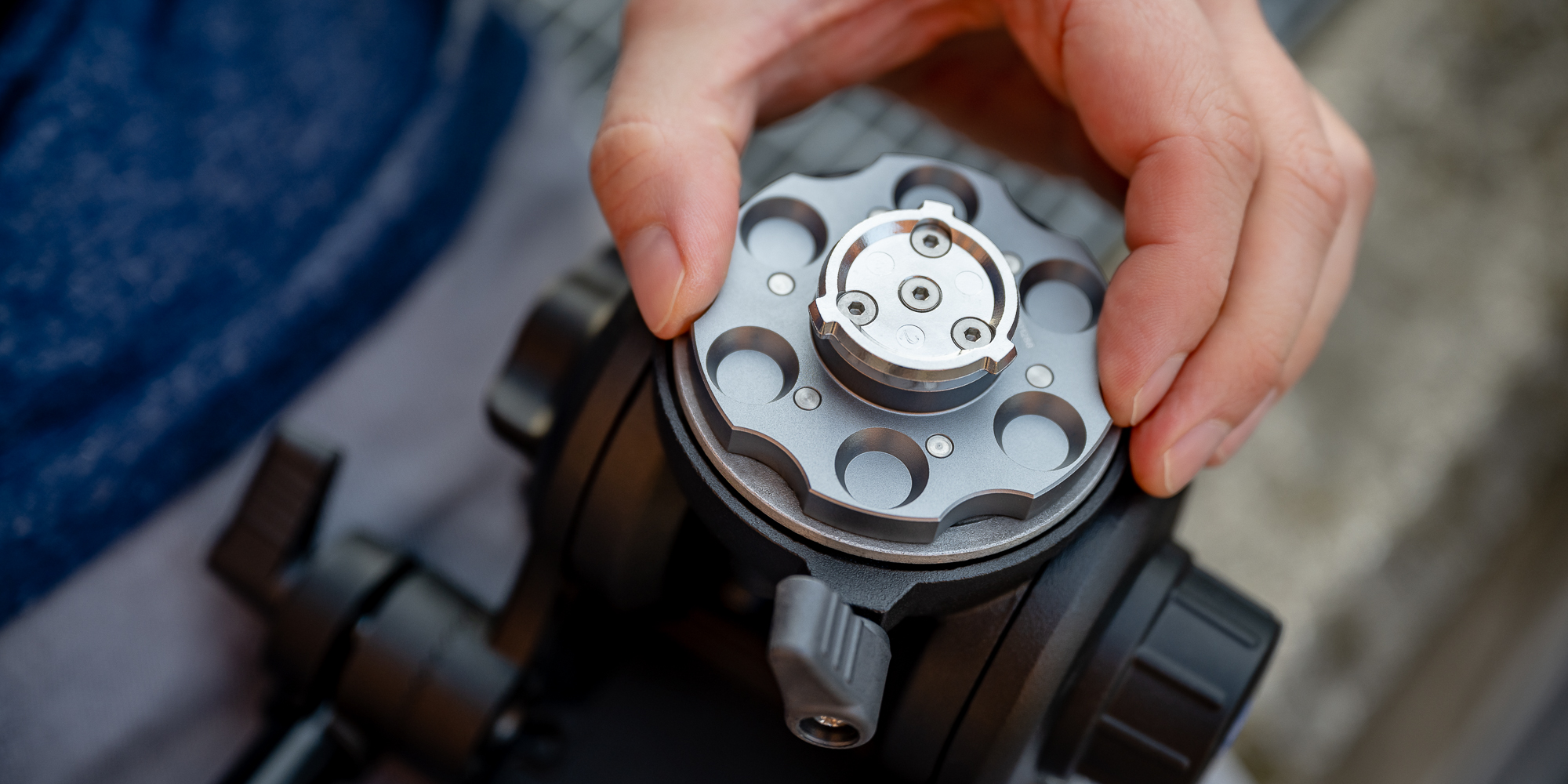 Płytka szybkiego montażu Zeapon Revolver Quick Release Pin - Użytkowe dzieło sztuki