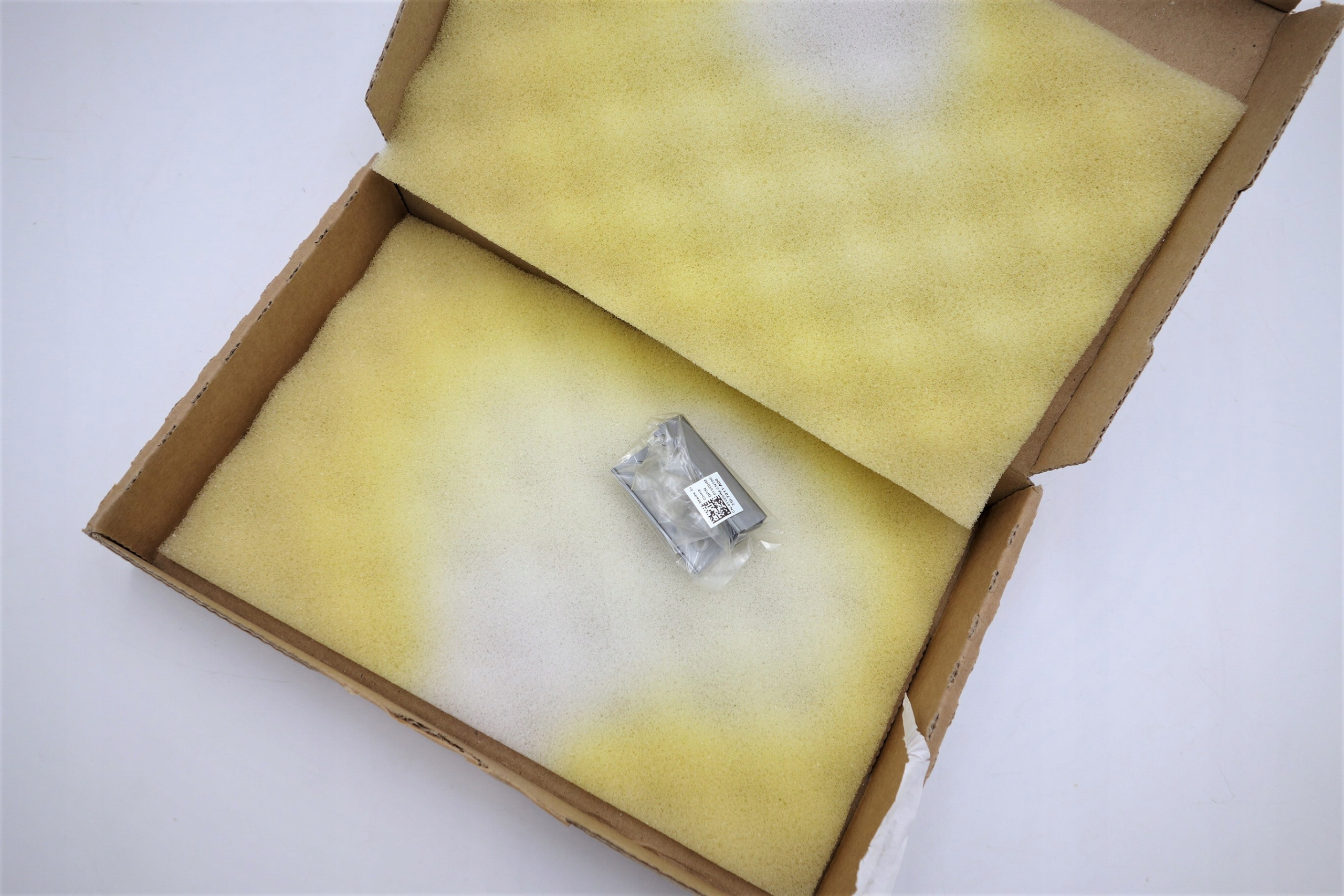 Wymiary i lekka konstrukcja pokrywy zawiasu