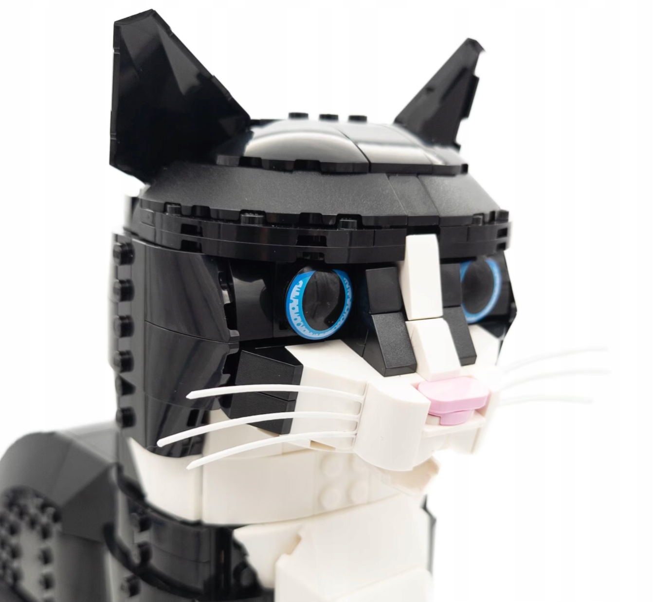 Realistyczne Detale dla Twojego LEGO Kota