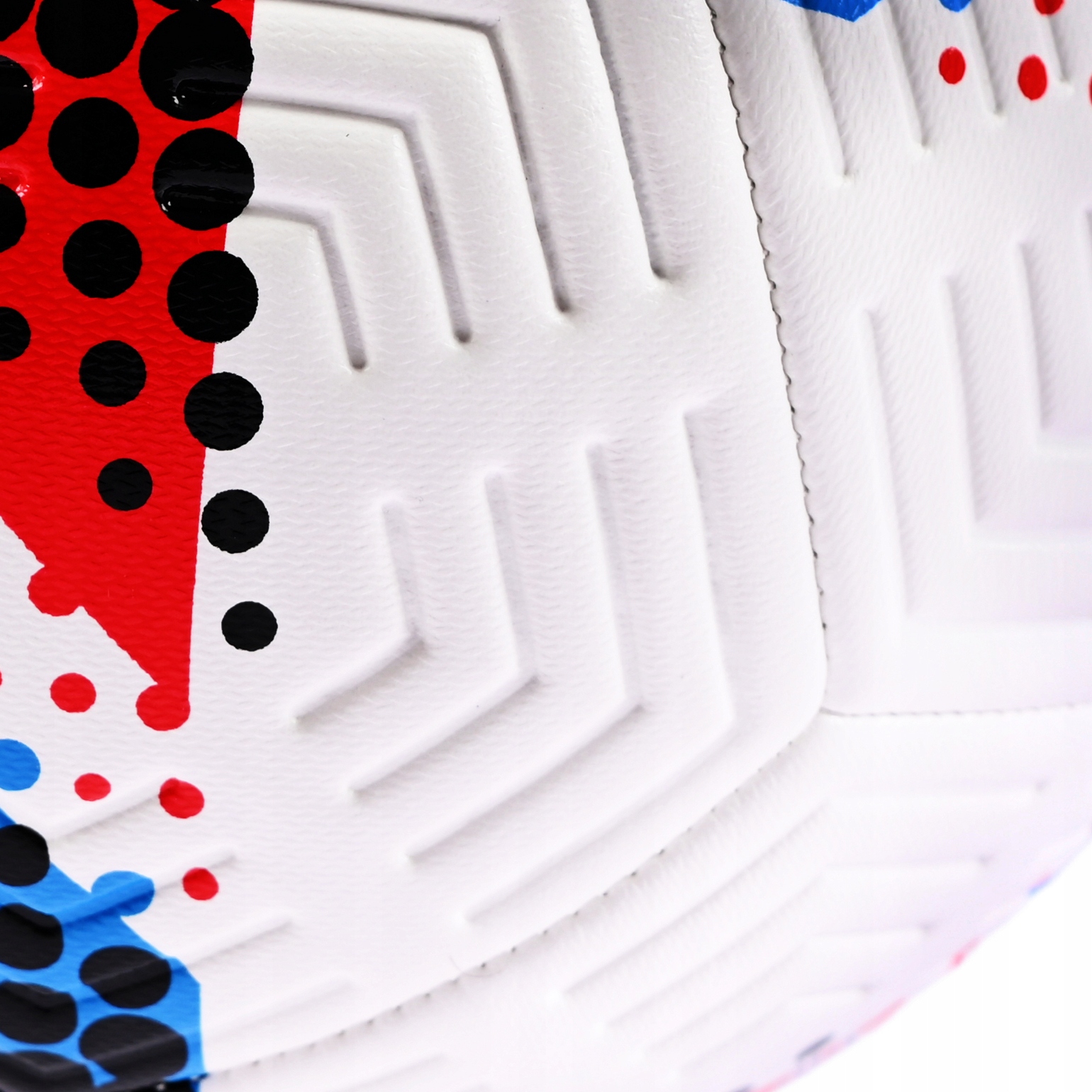 Wytrzymała konstrukcja z 12 szytych paneli