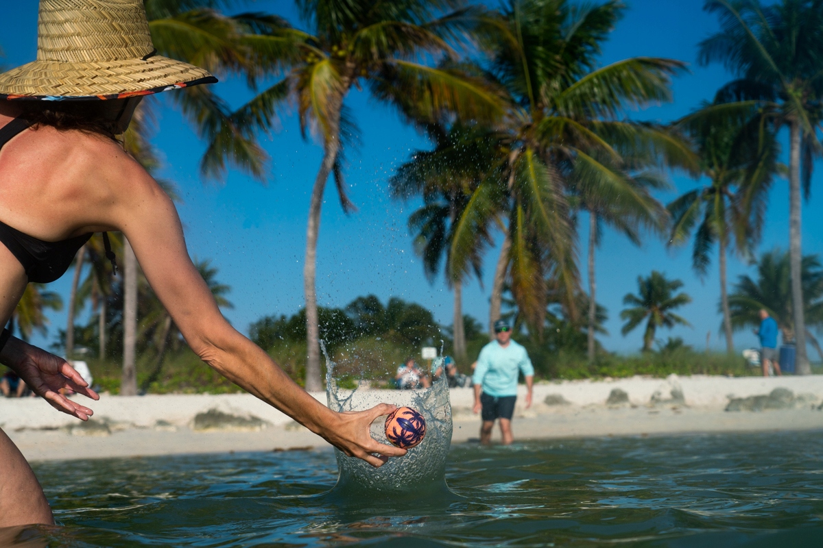 Właściwości piłki – idealna do zabaw wodnych