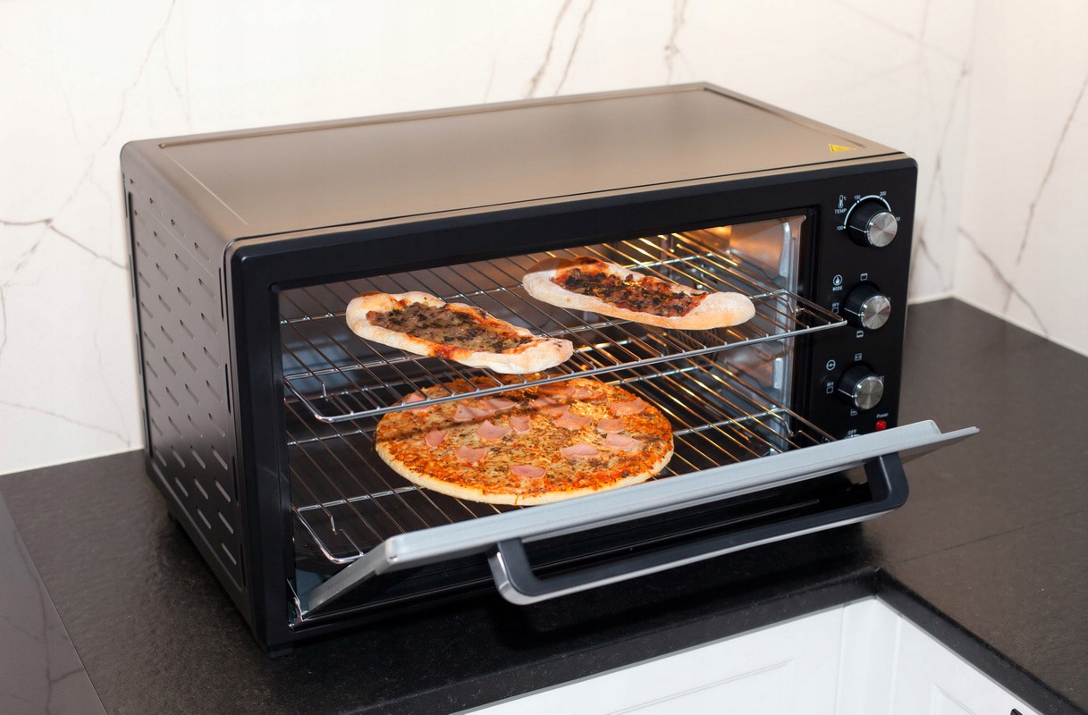 Funkcje termoobiegu i rożna - Idealne do grillowania i pieczenia