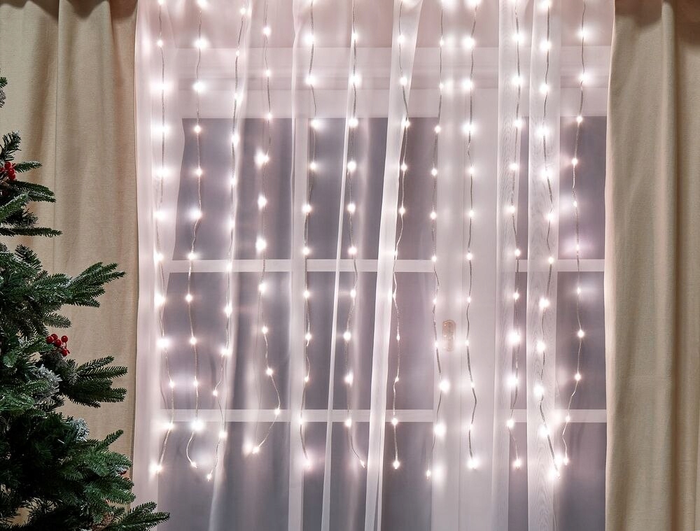 Kurtyna świetlna kolorowa Smart LED z aplikacją 150 cm KULUSUK – Stwórz magiczną atmosferę w swoim domu