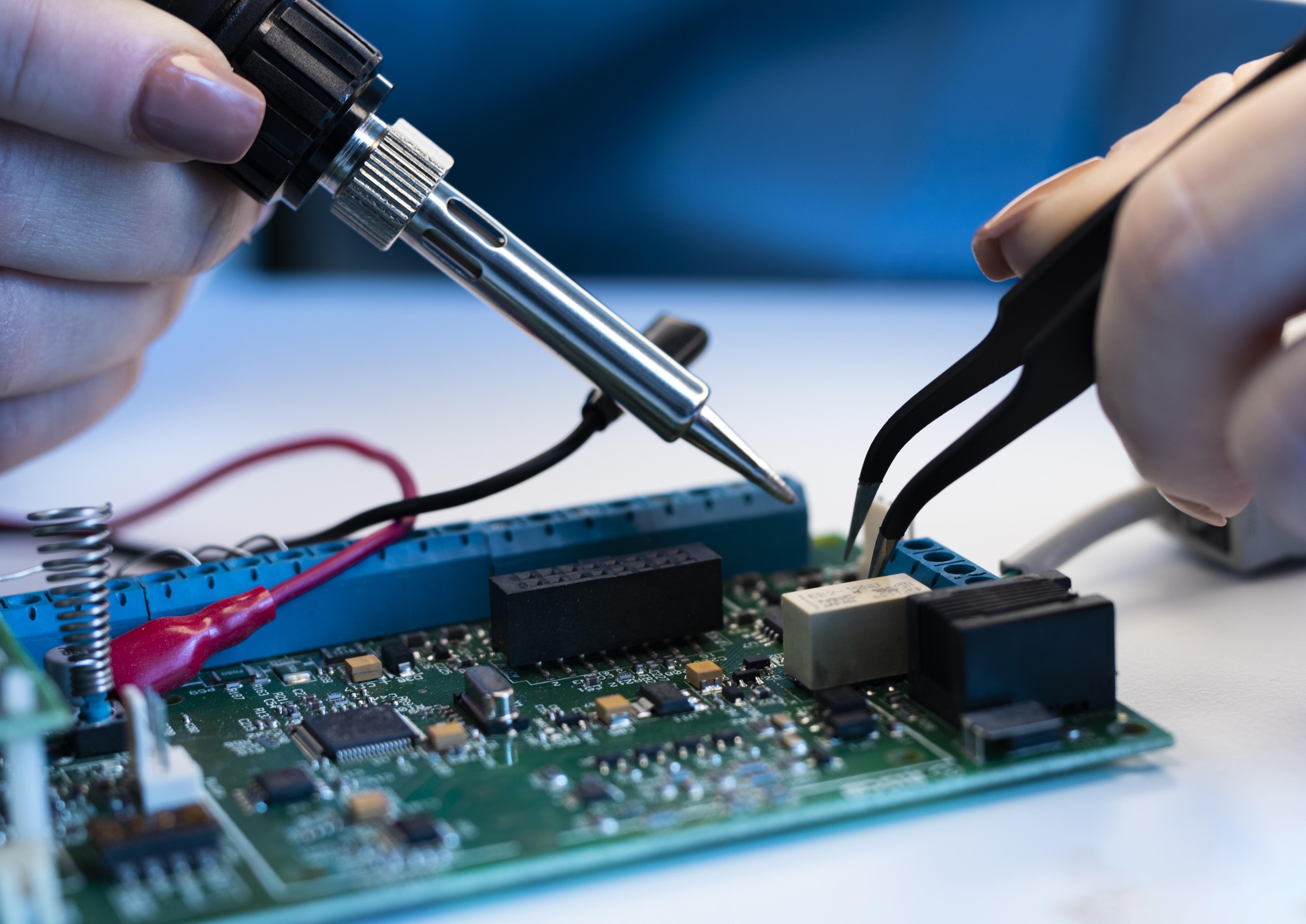 Wszechstronność i moc 40W dla profesjonalistów i hobbystów