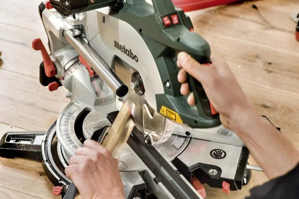 Efektywne odsysanie wiórów – czystość w miejscu pracy