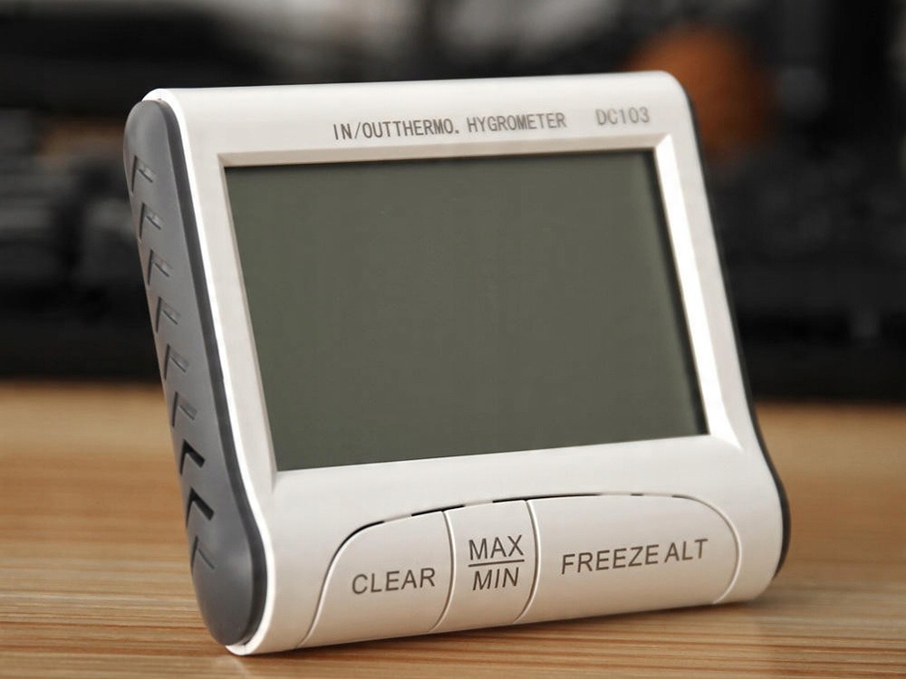Duży wyświetlacz LCD – Czytelność i nowoczesny design