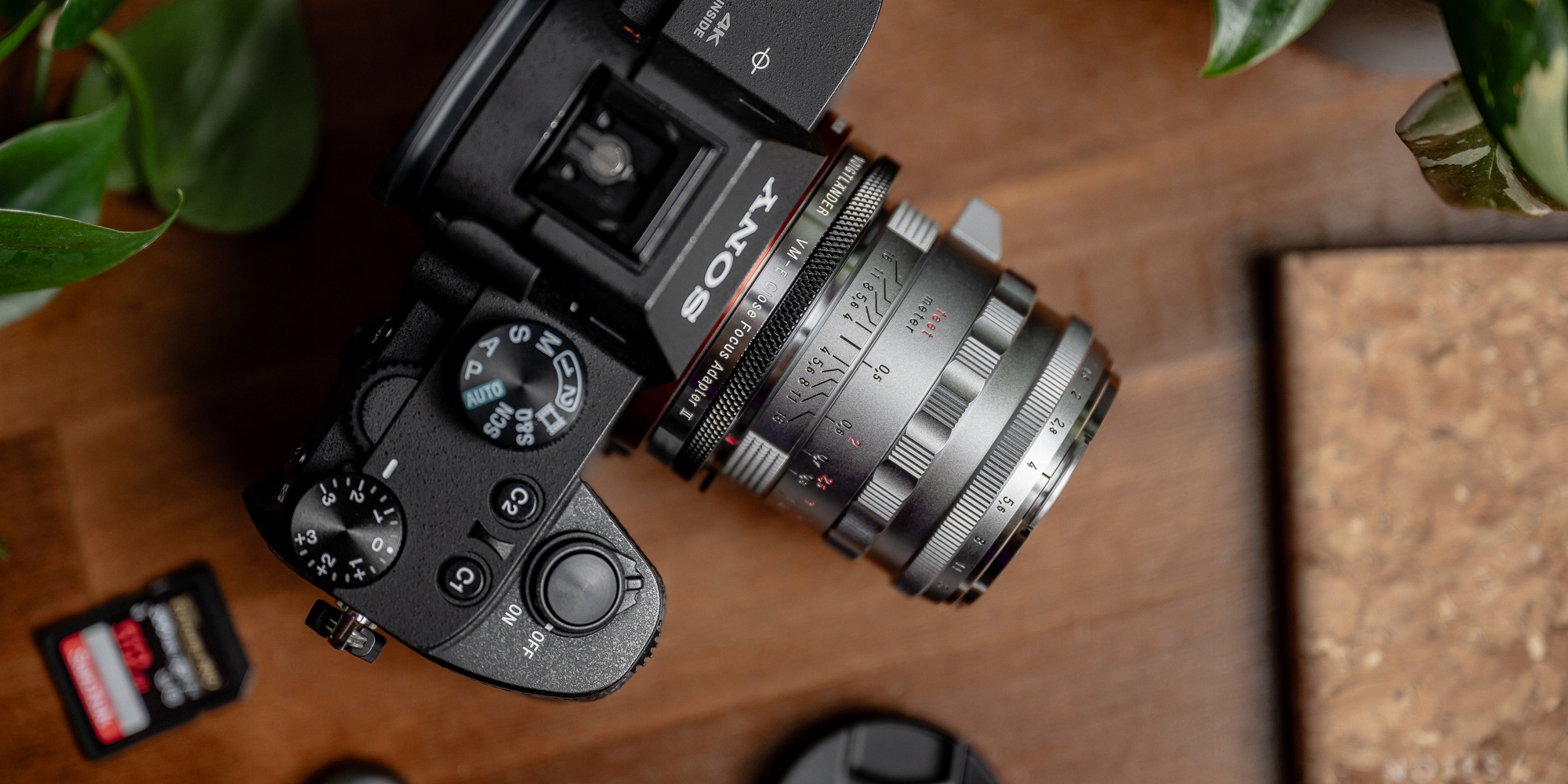 Zawartość zestawu i akcesoria do obiektywu