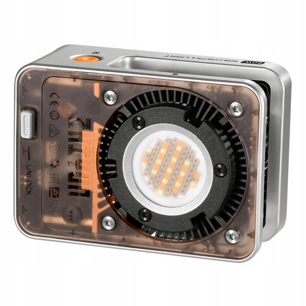 Wbudowane efekty specjalne FX oraz tryby Live Mode i Music