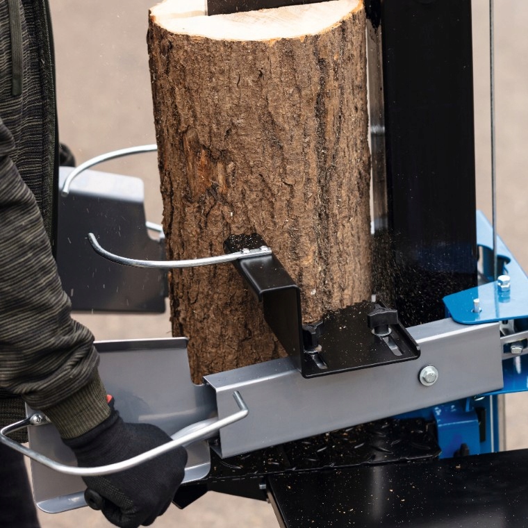 Siła nacisku do 8 ton – Z łatwością łup drewno o dużych średnicach