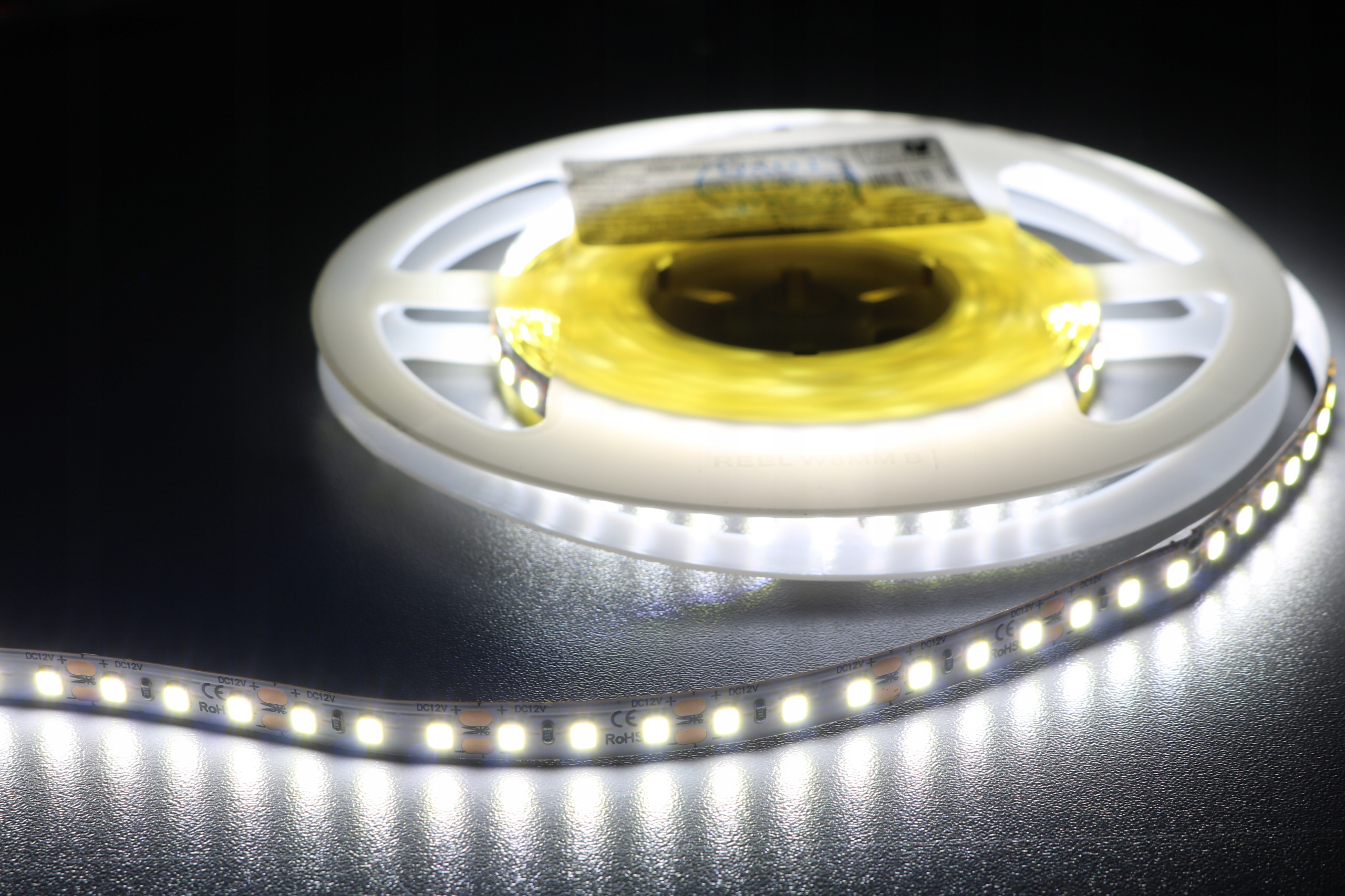 Profesjonalna taśma LED 12W/m, 6500K – Idealne oświetlenie do każdego wnętrza