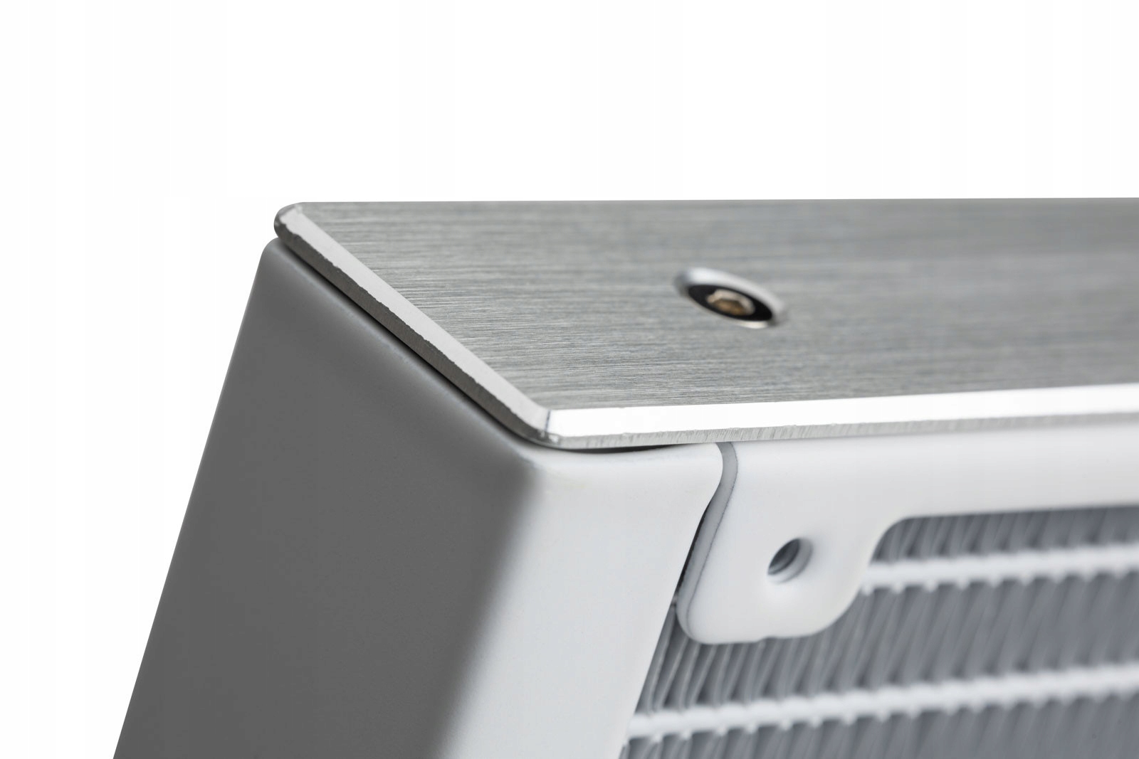 Łatwa instalacja i uniwersalna kompatybilność – Prosty montaż w każdej obudowie