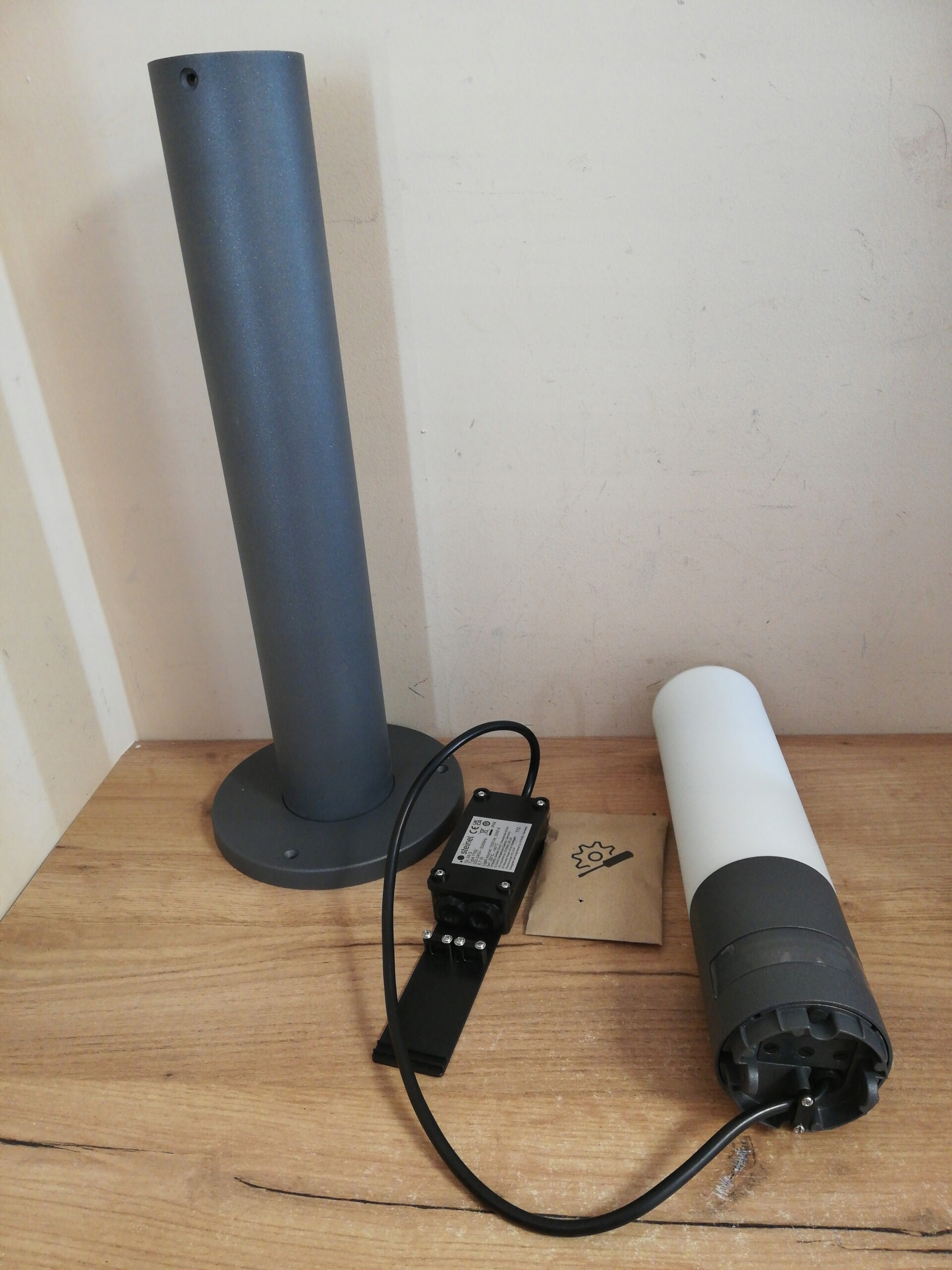 Materiały wysokiej jakości – Aluminium i szkło matowe