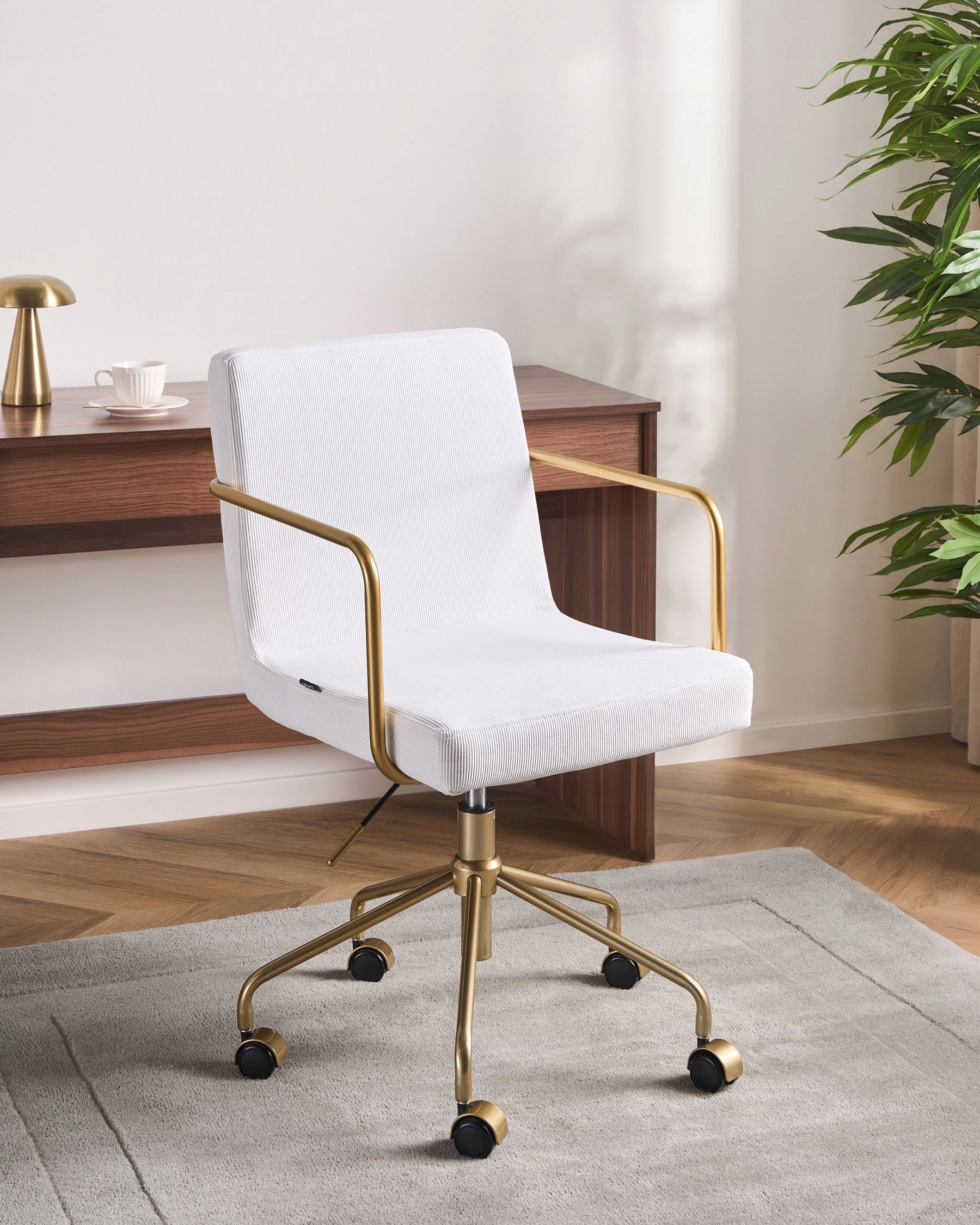 Krzesło biurowe TRINITY Sztruks Złamana biel – Elegancja i komfort w Twoim biurze