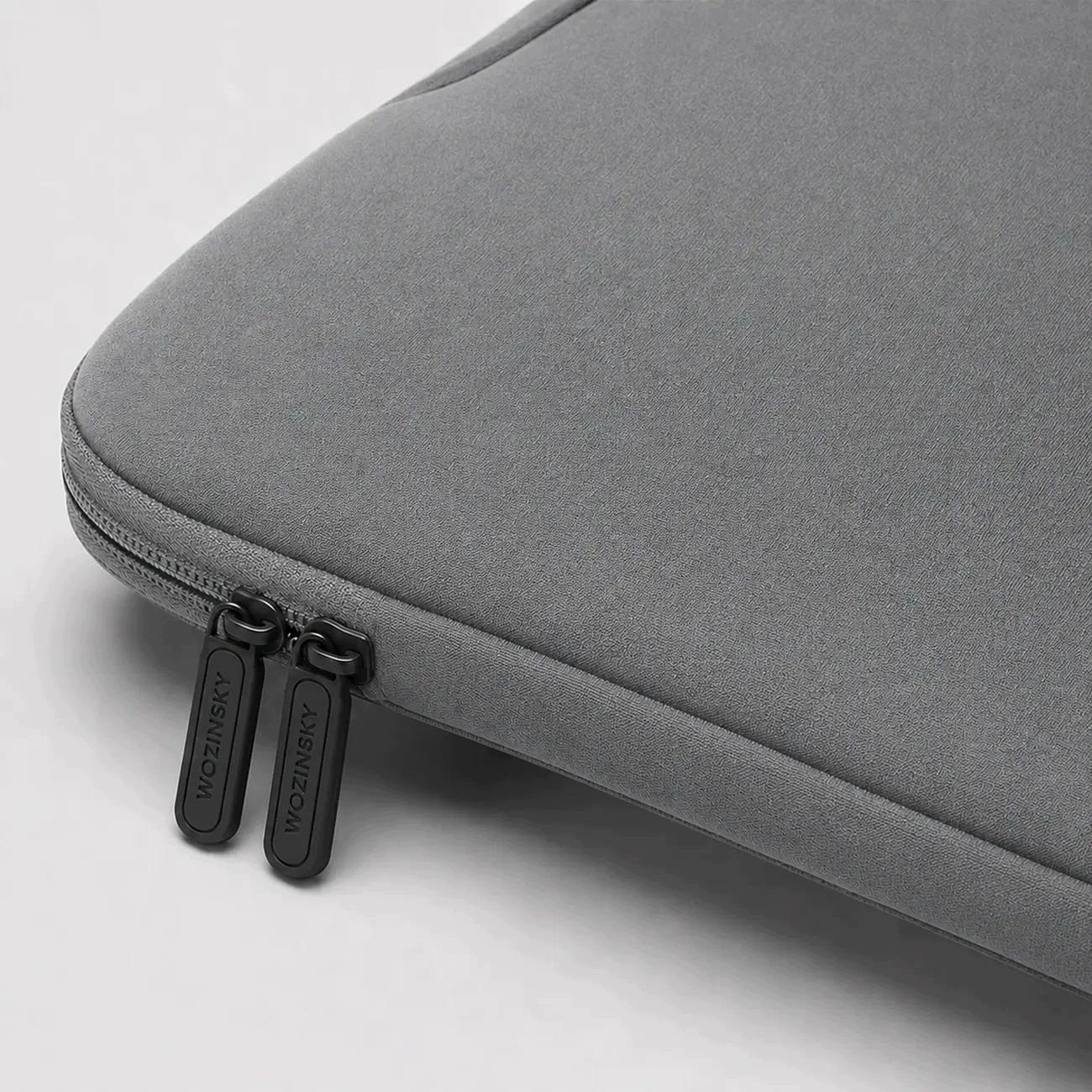 Łatwy dostęp do laptopa dzięki podwójnemu zamknięciu