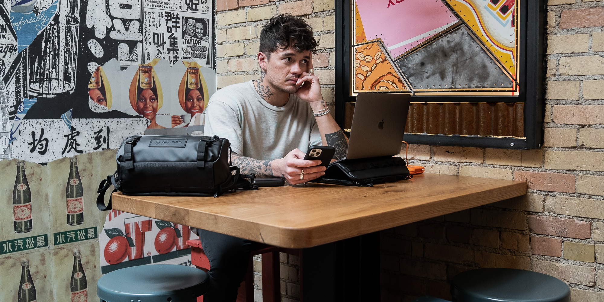 Torba fotograficzna Wandrd Rogue Sling 6 l - granatowa - Nie tylko dla fotografów i twórców video