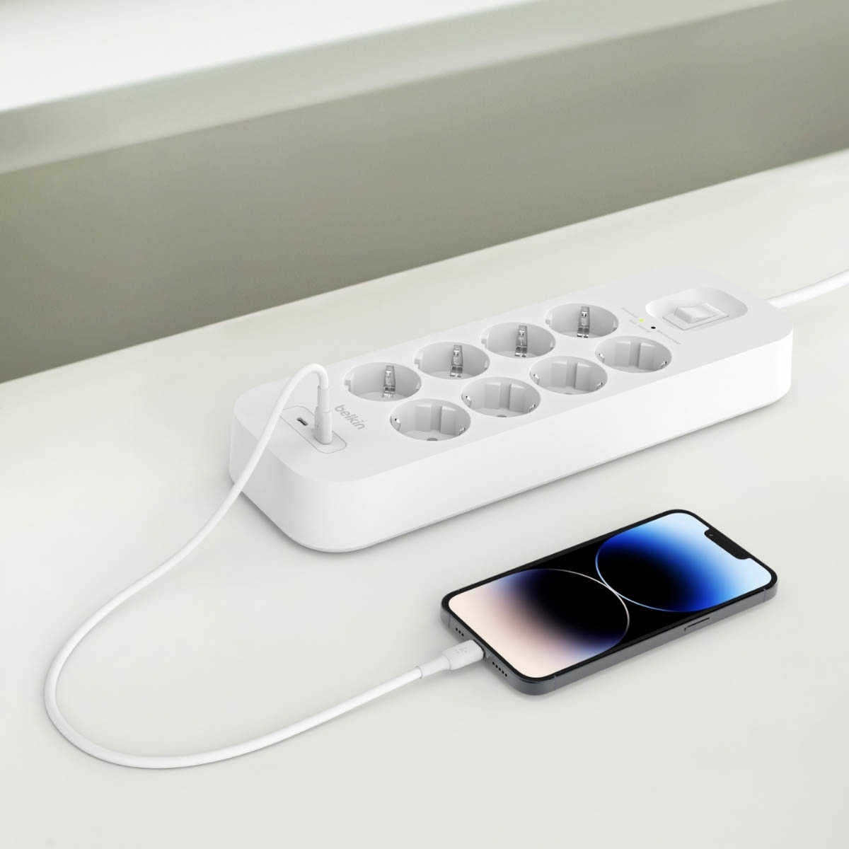 Belkin SRB004VF2M – Listwa przeciwprzepięciowa z 8 gniazdami Schuko i 2x USB-C PD 30W
