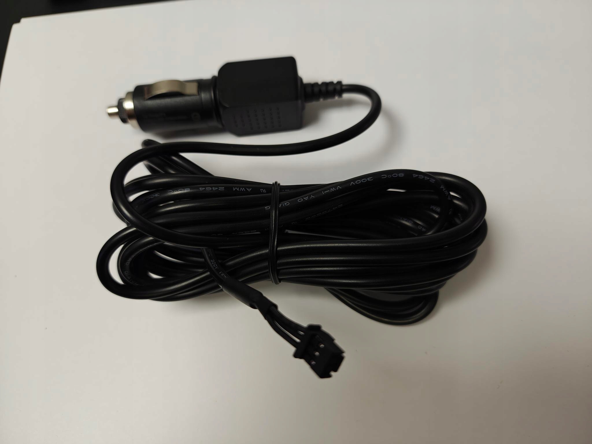 Zasilacz do gniazdka zapalniczki z dedykowanym złączem 3-pinowym Mivue 803PRO / 903PRO / R860WD – Niezawodne zasilanie dla Twojego rejestratora