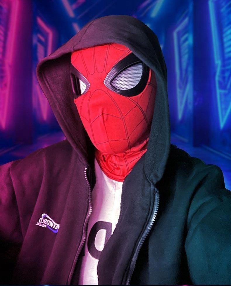 Maska Spiderman z Ruchomymi Oczami – Super Hero Cosplay dla Każdego