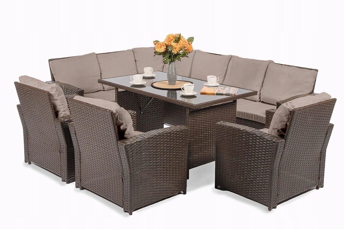 Wygodny narożnik i elegancki stół ogrodowy