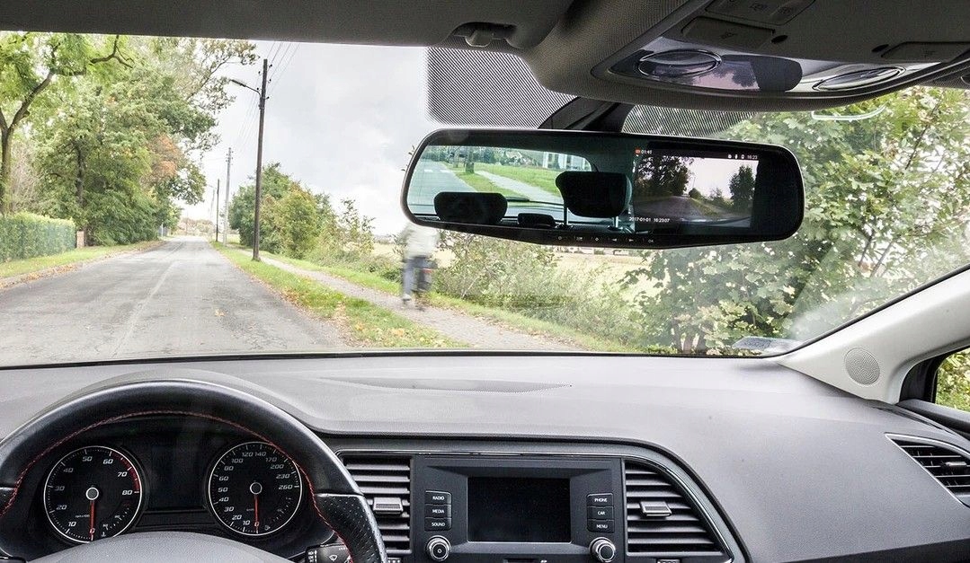 Funkcjonalność dwóch kamer w jednym urządzeniu