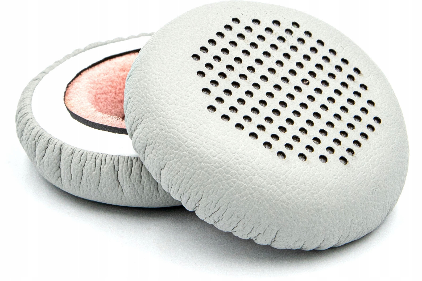 Wysokiej jakości materiały – skóra syntetyczna i pianka z efektem pamięci