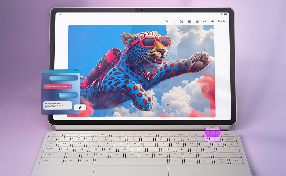 Tablet Yoga Tab przodem z podłączoną klawiaturą, na ekranie rysunkowa postać tygrysa