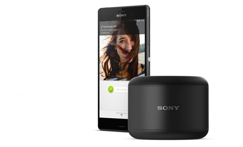 Ten bezprzewodowy głośnik można ładować za pośrednictwem złącza micro-USB lub za pomocą certyfikowanej bezprzewodowej ładowarki indukcyjnej