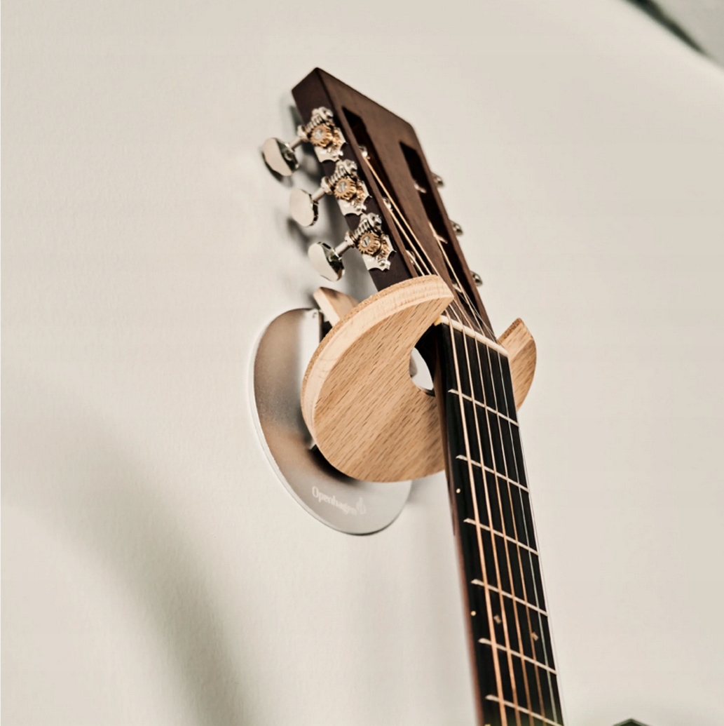 Openhagen HangWithMe GTR Oak – Elegancki uchwyt ścienny dla gitarzystów