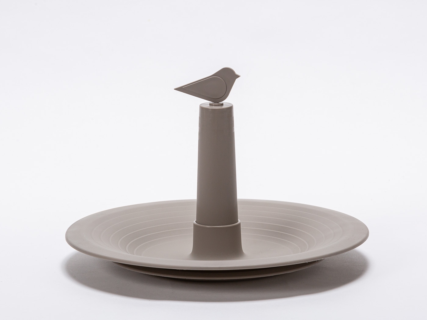 Poidełko dla ptaków na słupku 32 cm jasnoszare Plastia Finch