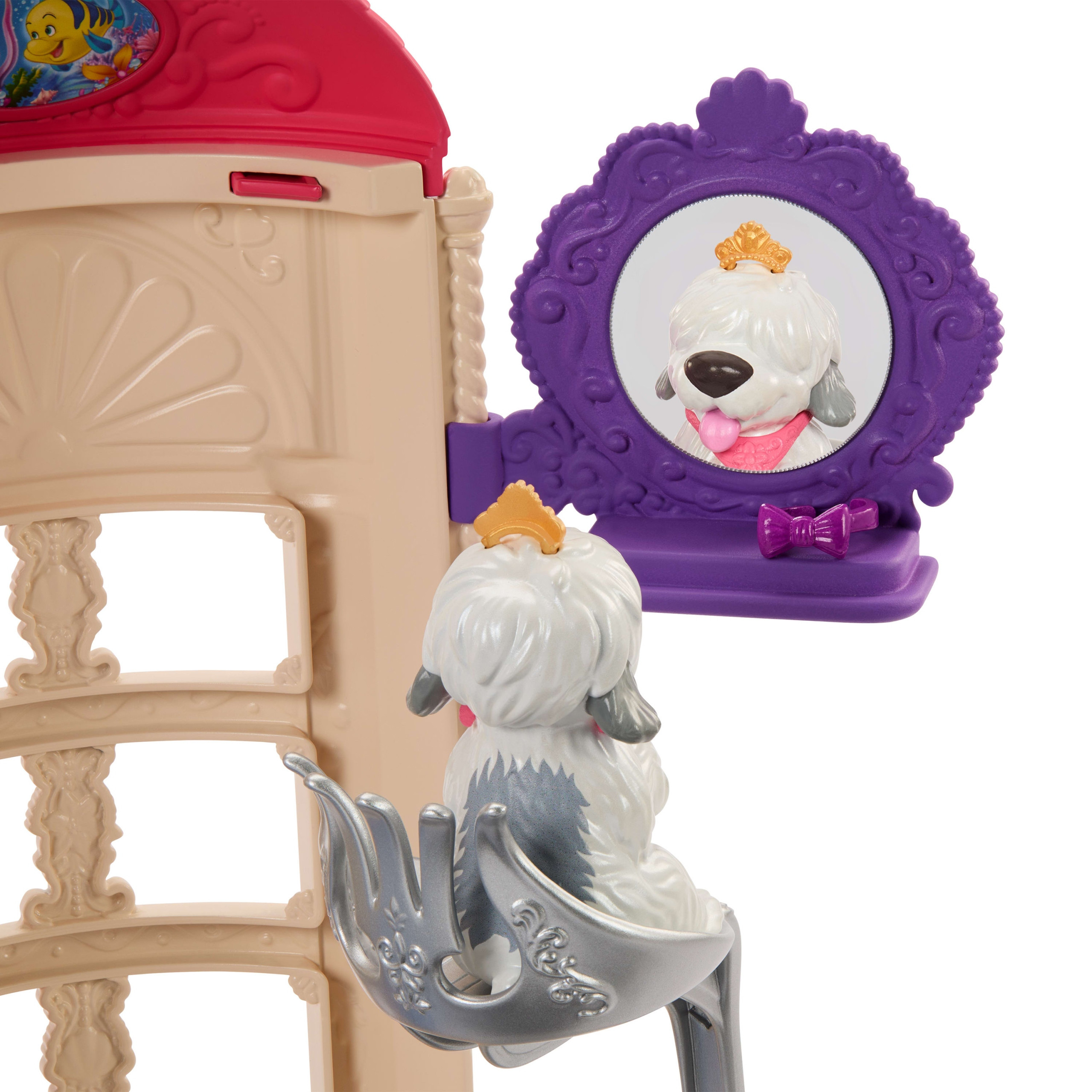 Pięknie zaprojektowany zamek z ikonami z filmów