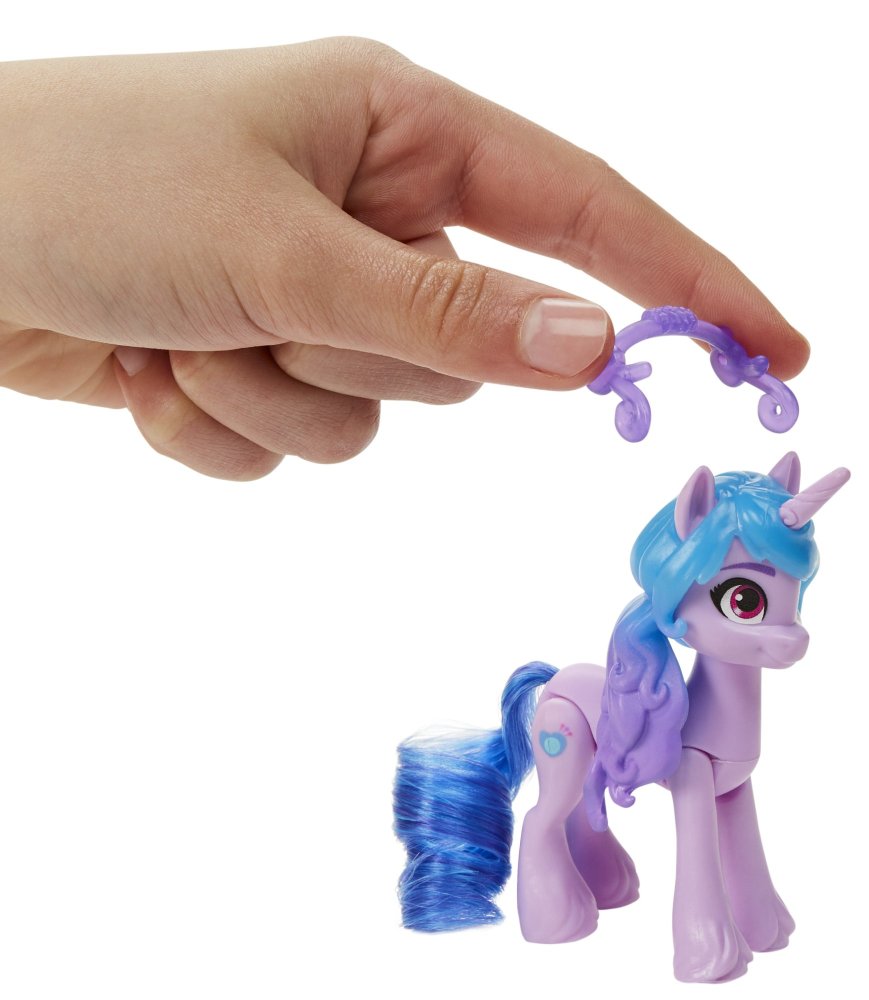 Akcesoria do tworzenia sztuki – sztaluga, paleta i pędzel