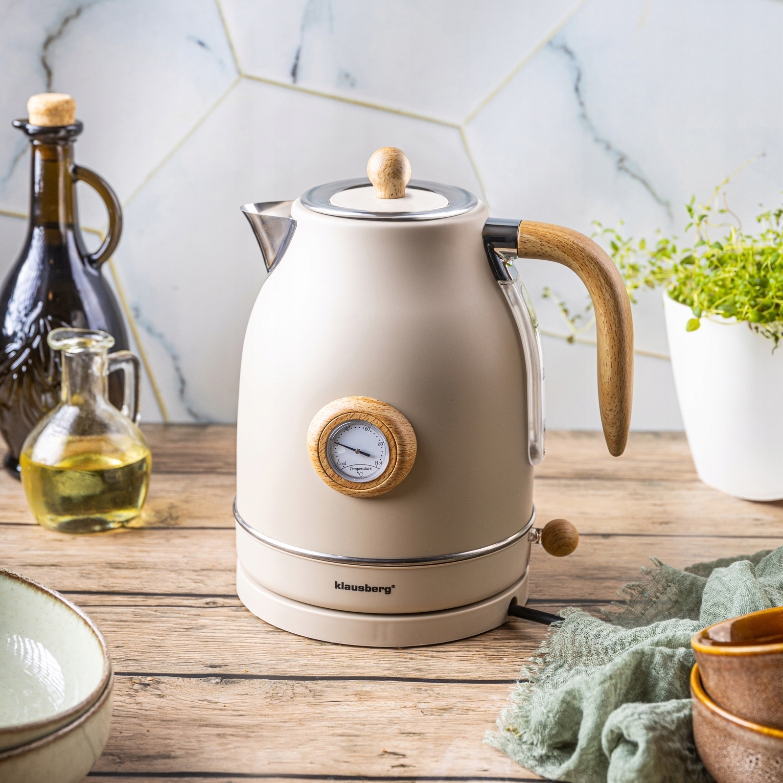 Pojemność 1,7 L – idealny wybór dla rodziny i gości