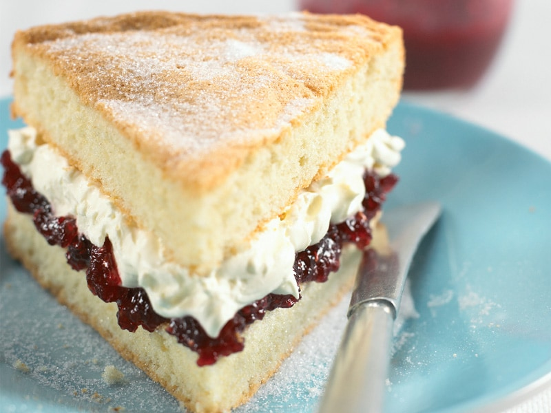 Akcesoria w zestawie – hak do ciasta, trzepaczka i mieszadło K