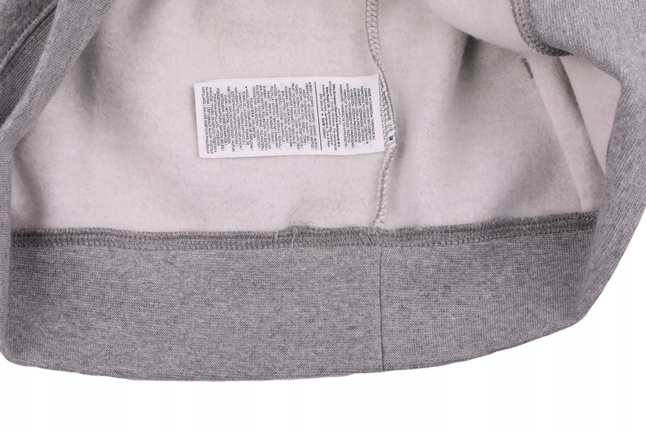 Praktyczne detale – dwie boczne kieszenie w spodniach