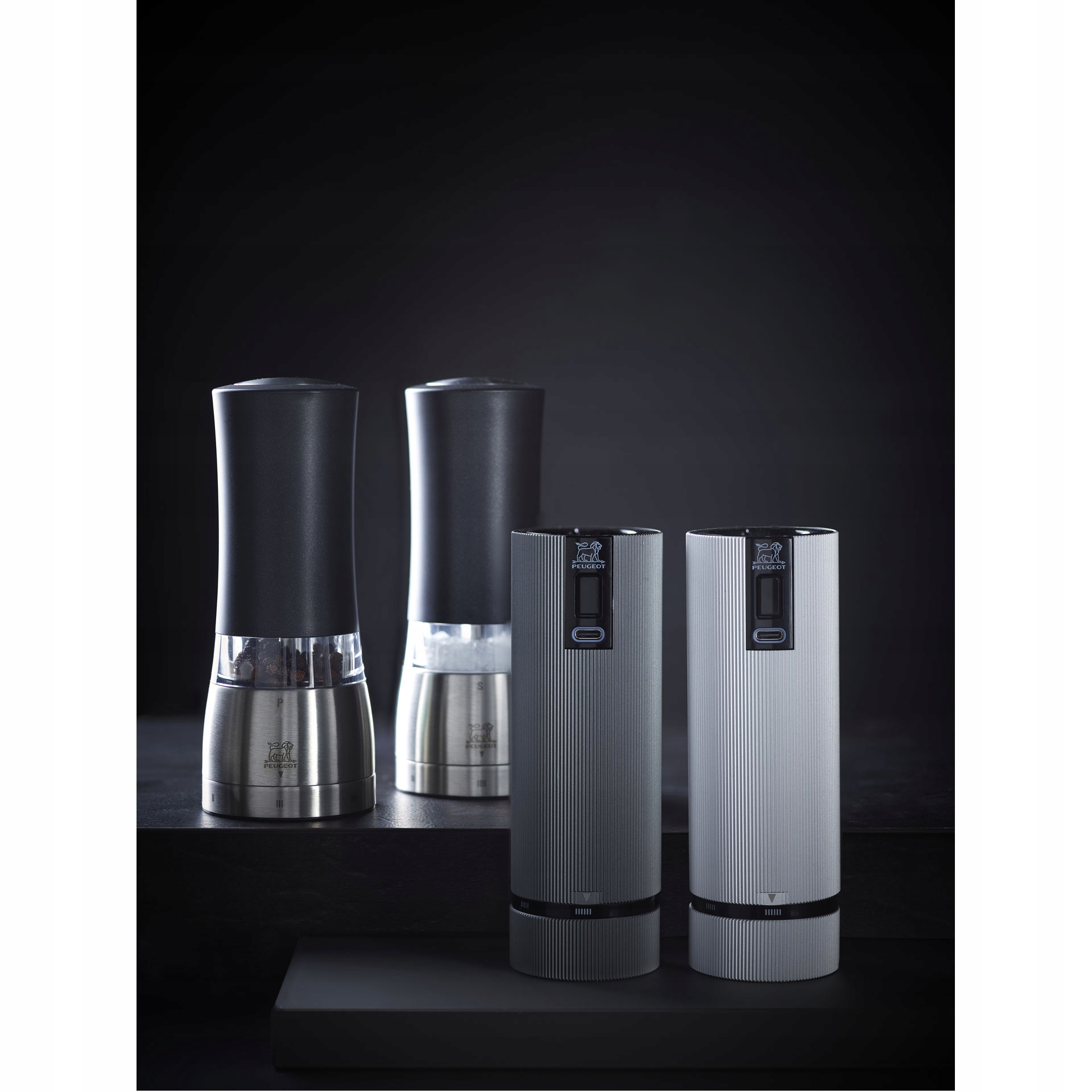 Elegancki design i funkcjonalność – Młynki w iryzującym czarnym kolorze