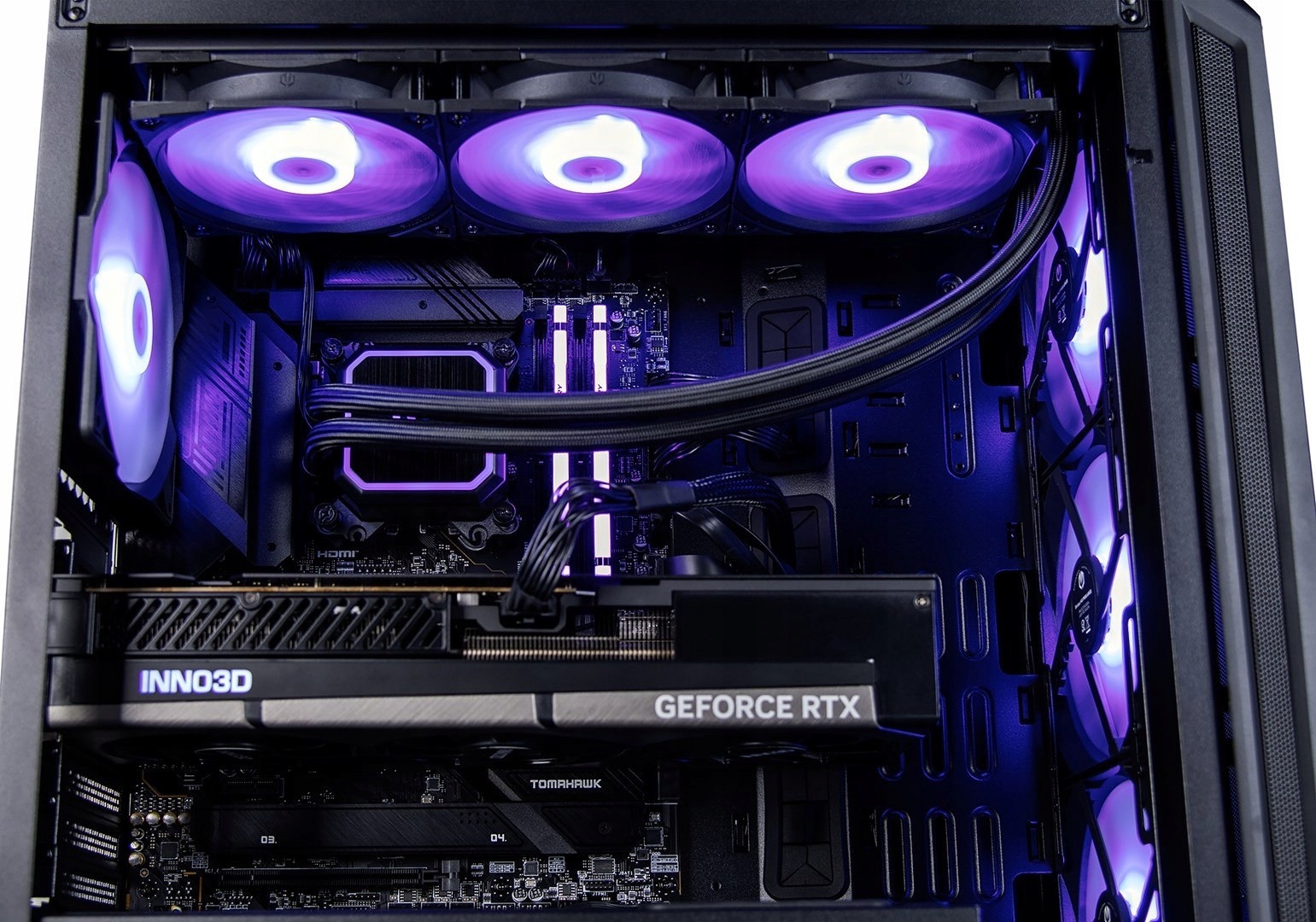 Komponenty wewnętrzne – ASUS TUF Gaming i Kingston Fury