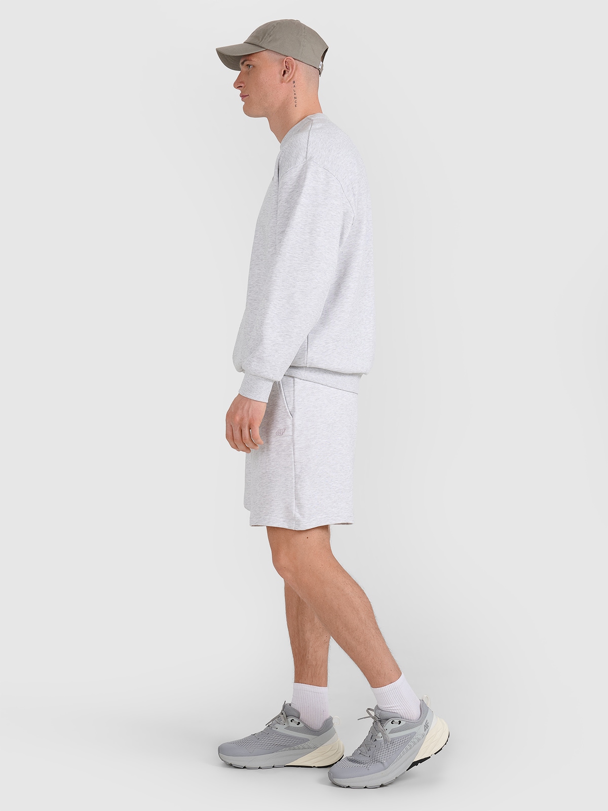 Krój Oversize – Swoboda Ruchów i Styl