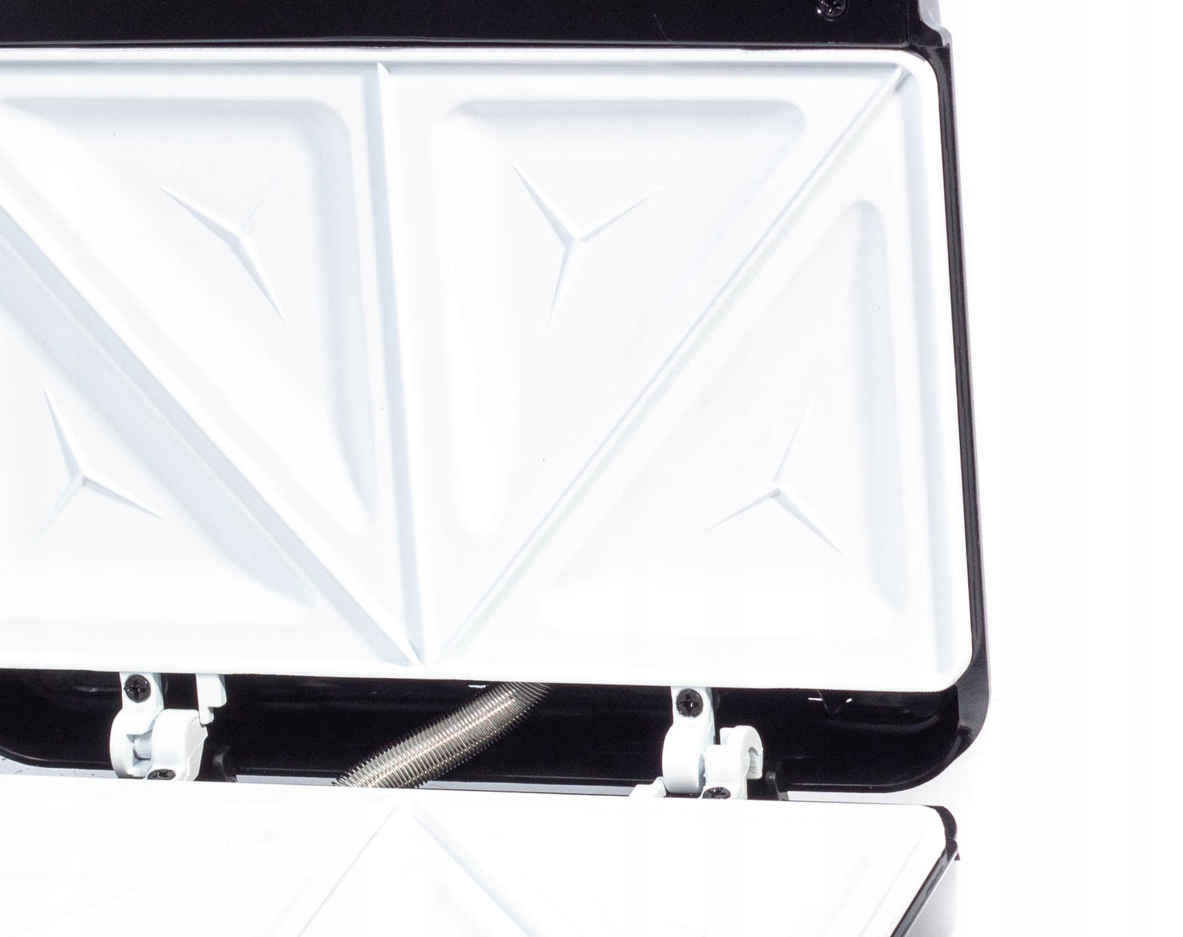 Bezpieczne Użytkowanie – Termoizolowany Uchwyt i Antypoślizgowe Nóżki