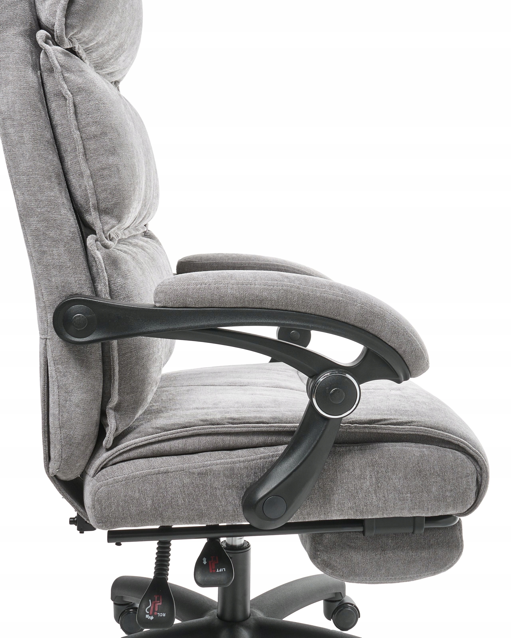 Ergonomiczne rozwiązania – Regulowane oparcie i zagłówek dla lepszego wsparcia