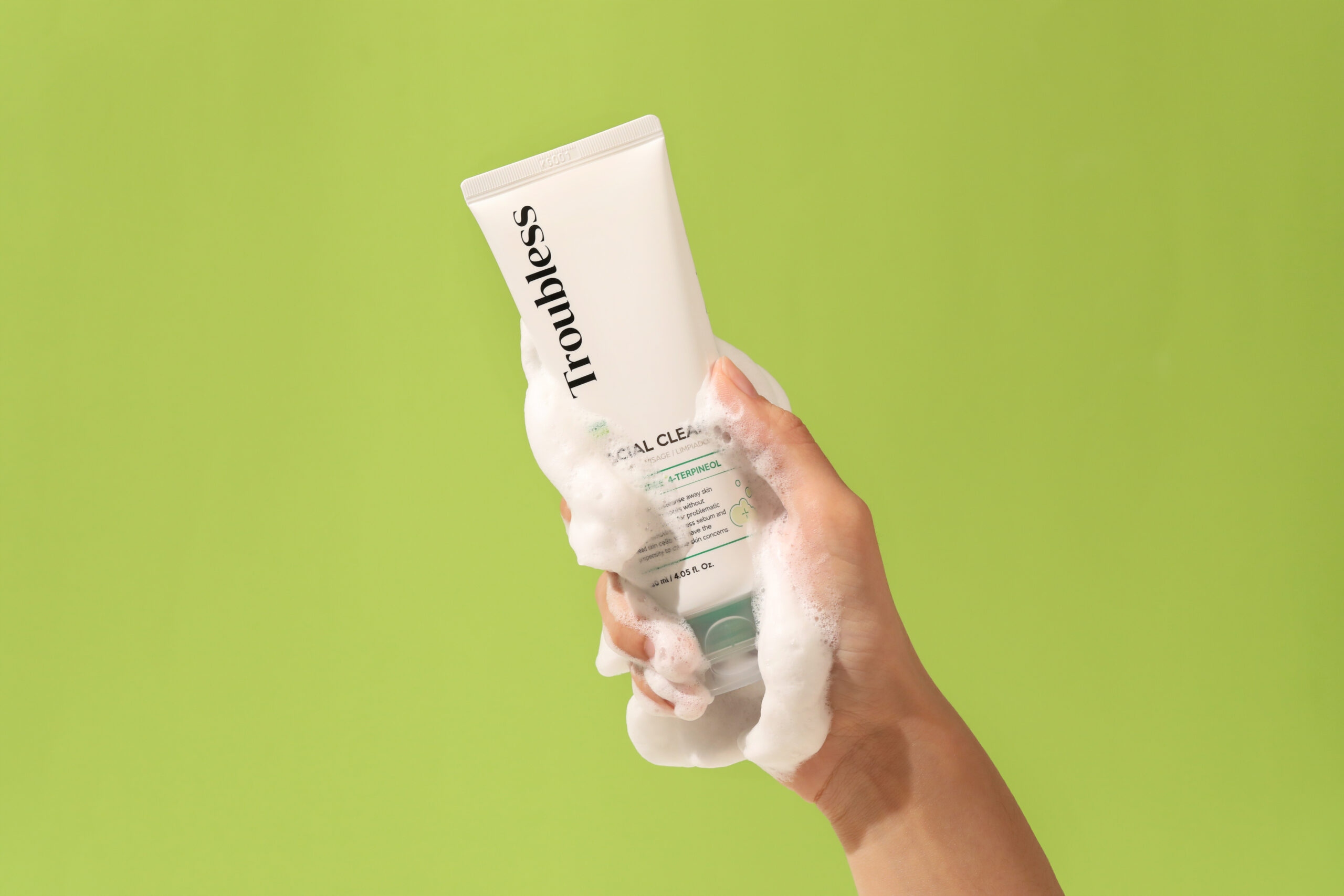 Ekstrakty z drzewa herbacianego i roślin – naturalna pielęgnacja