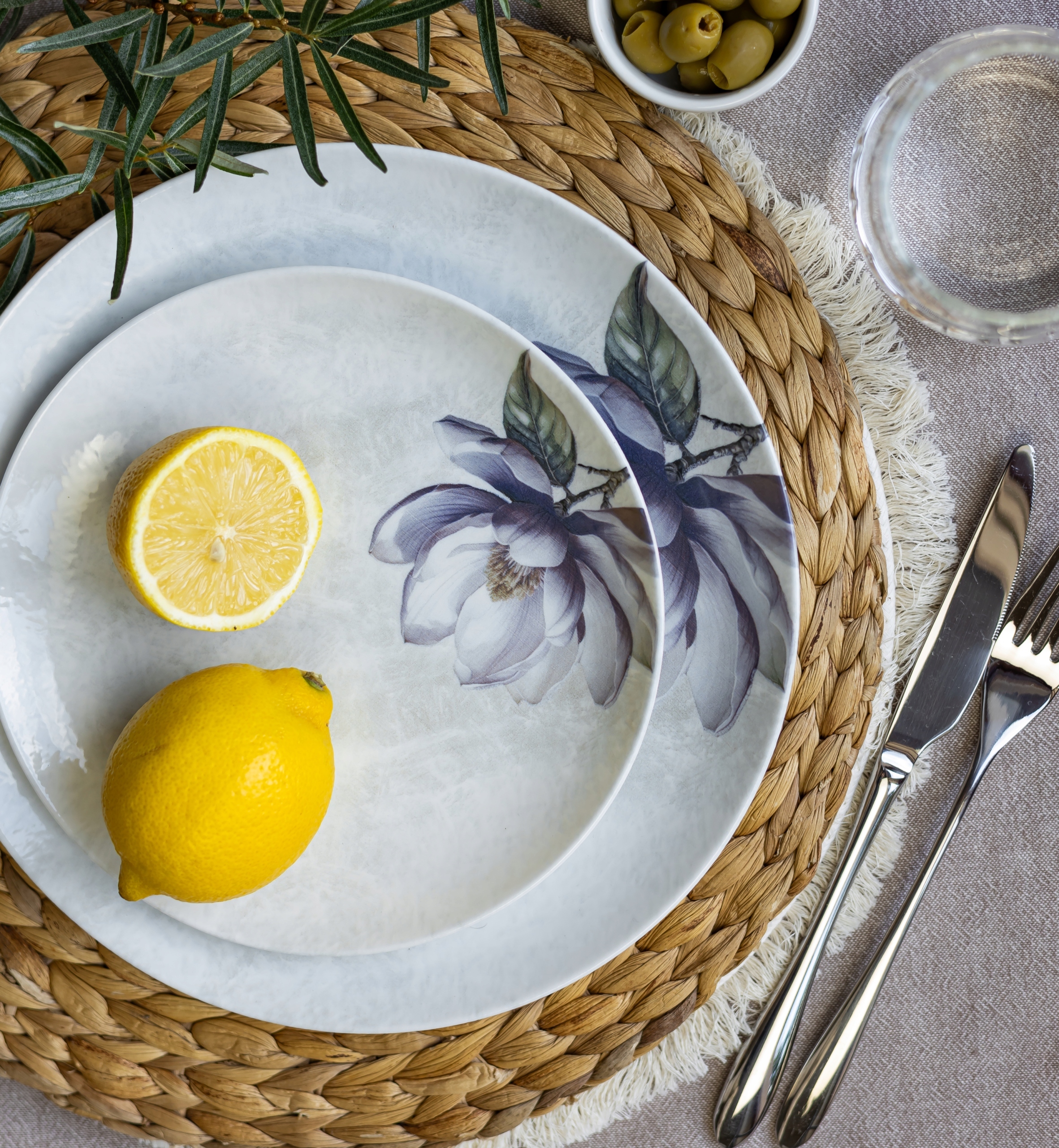 Elegancki serwis obiadowy z porcelany
